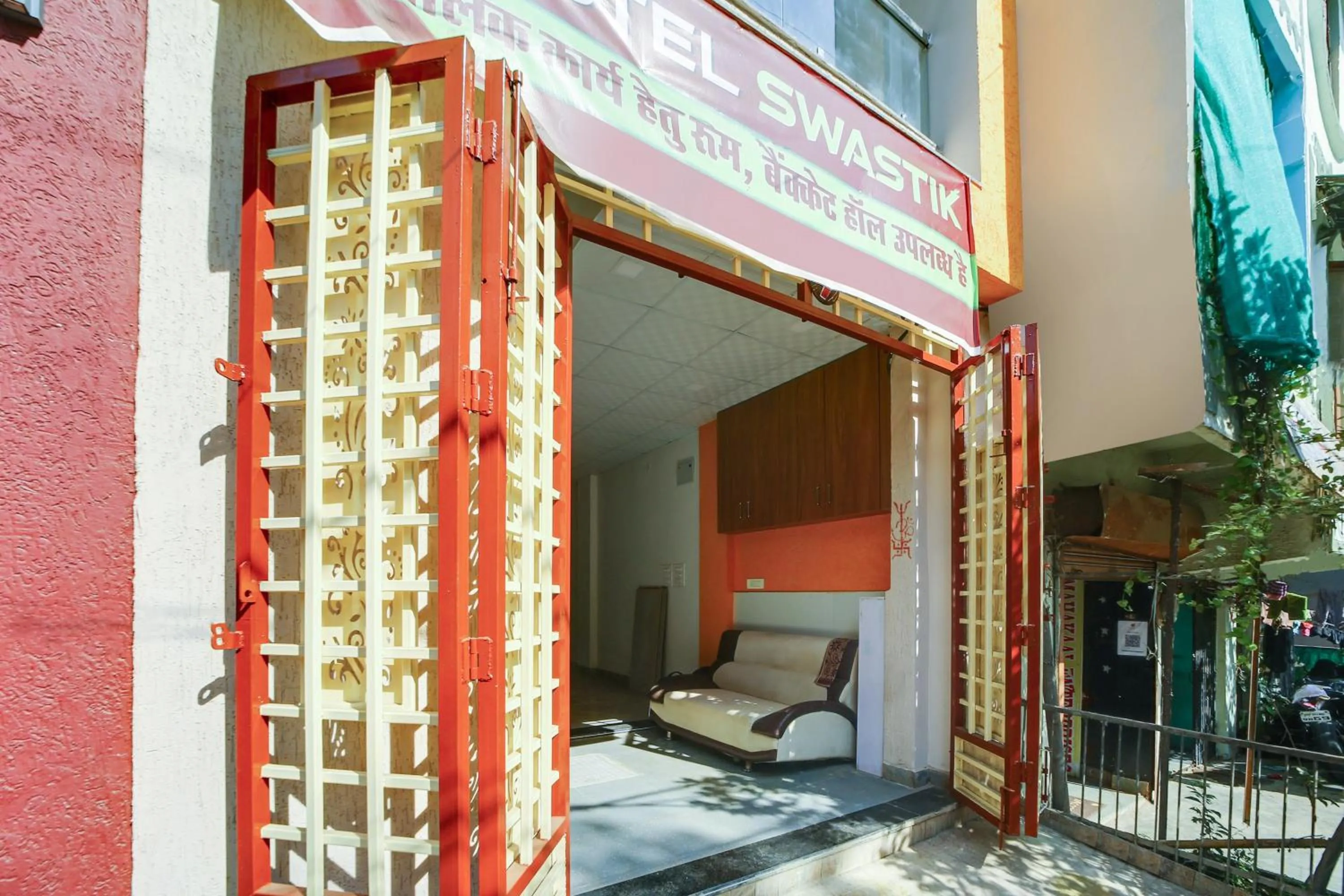 Facade/entrance in Hotel O Swastik