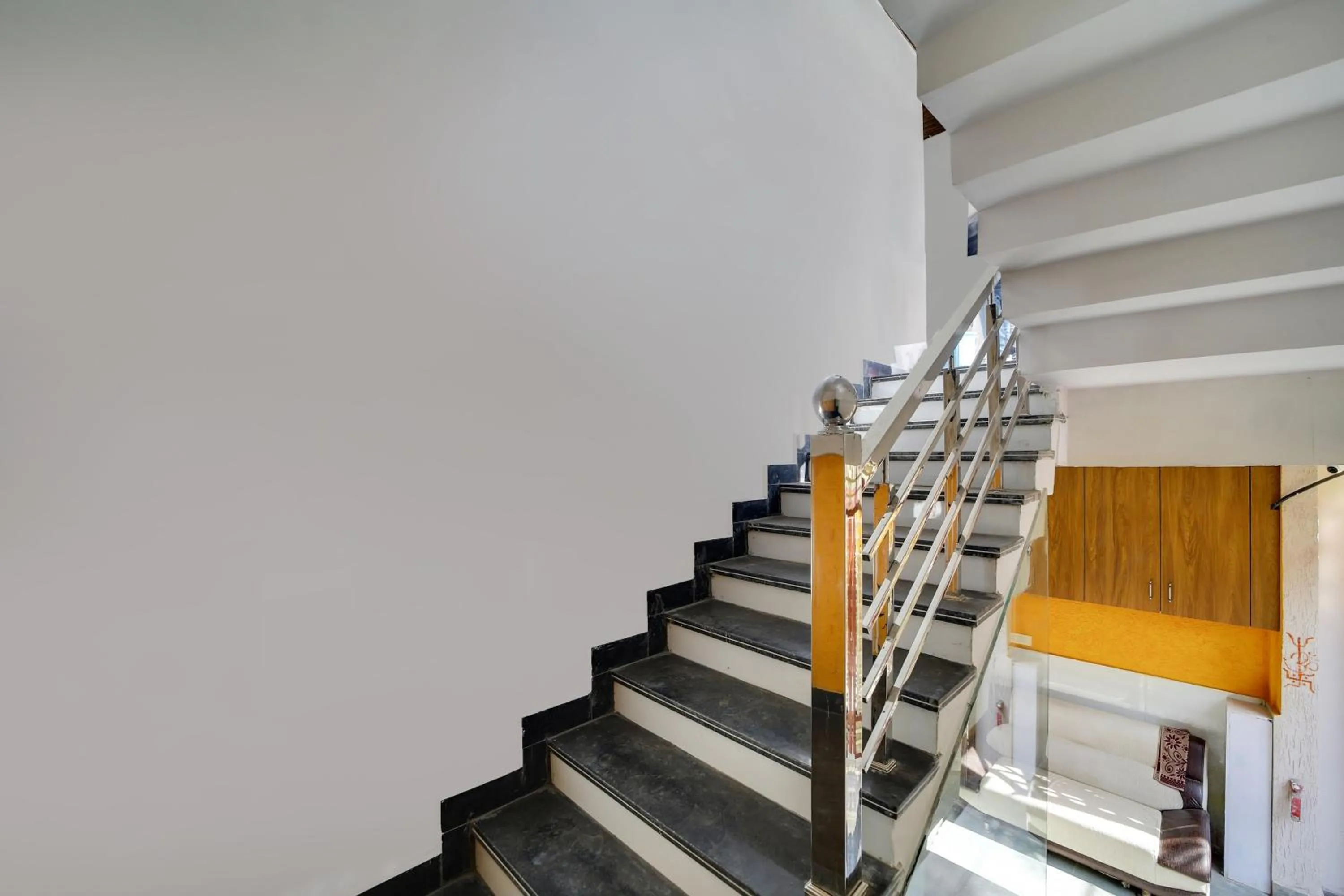 Lobby or reception in Hotel O Swastik