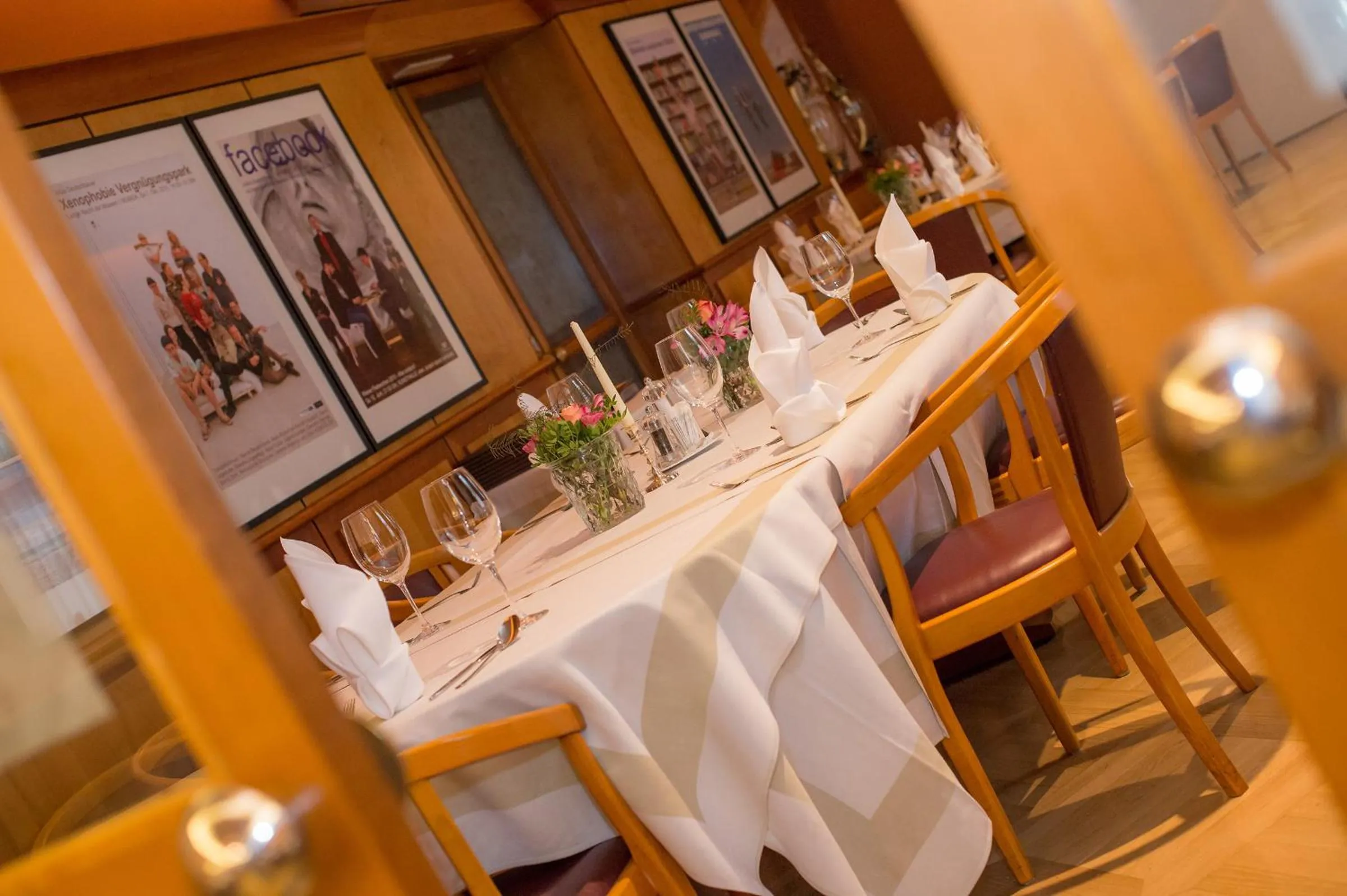 Restaurant/places to eat in Hotel Raffel