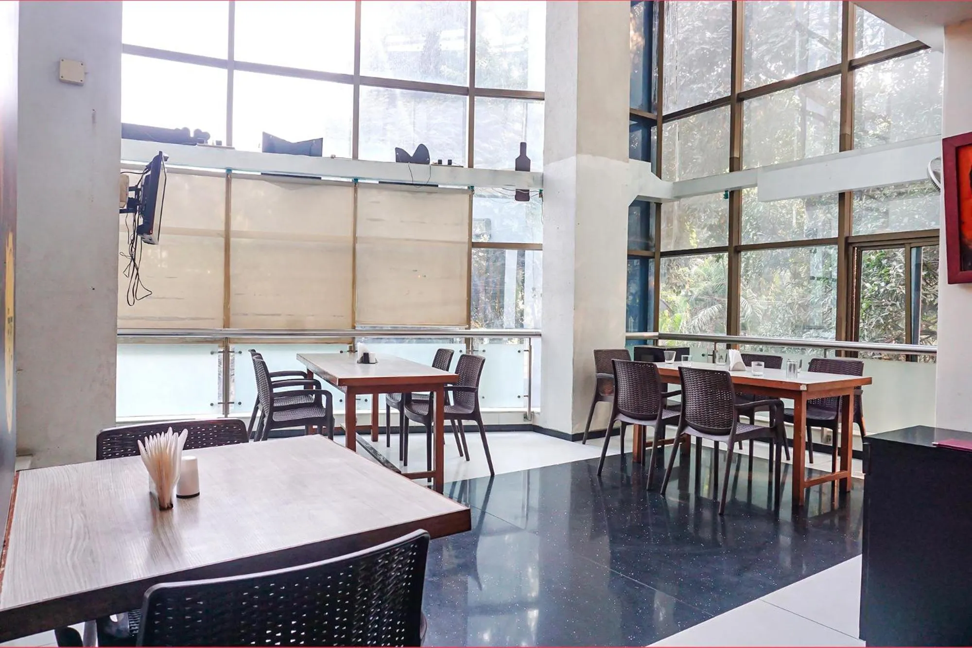 Restaurant/places to eat in FabHotel Prime Deccan 8 - Nr Law college