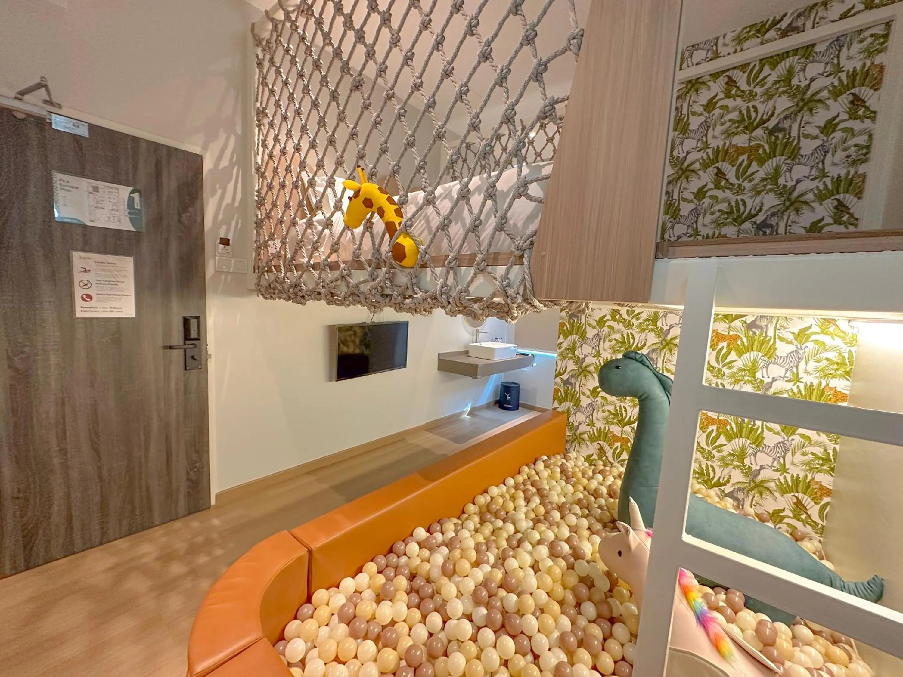 Bedroom, Bed in La Vie Hotel Juru