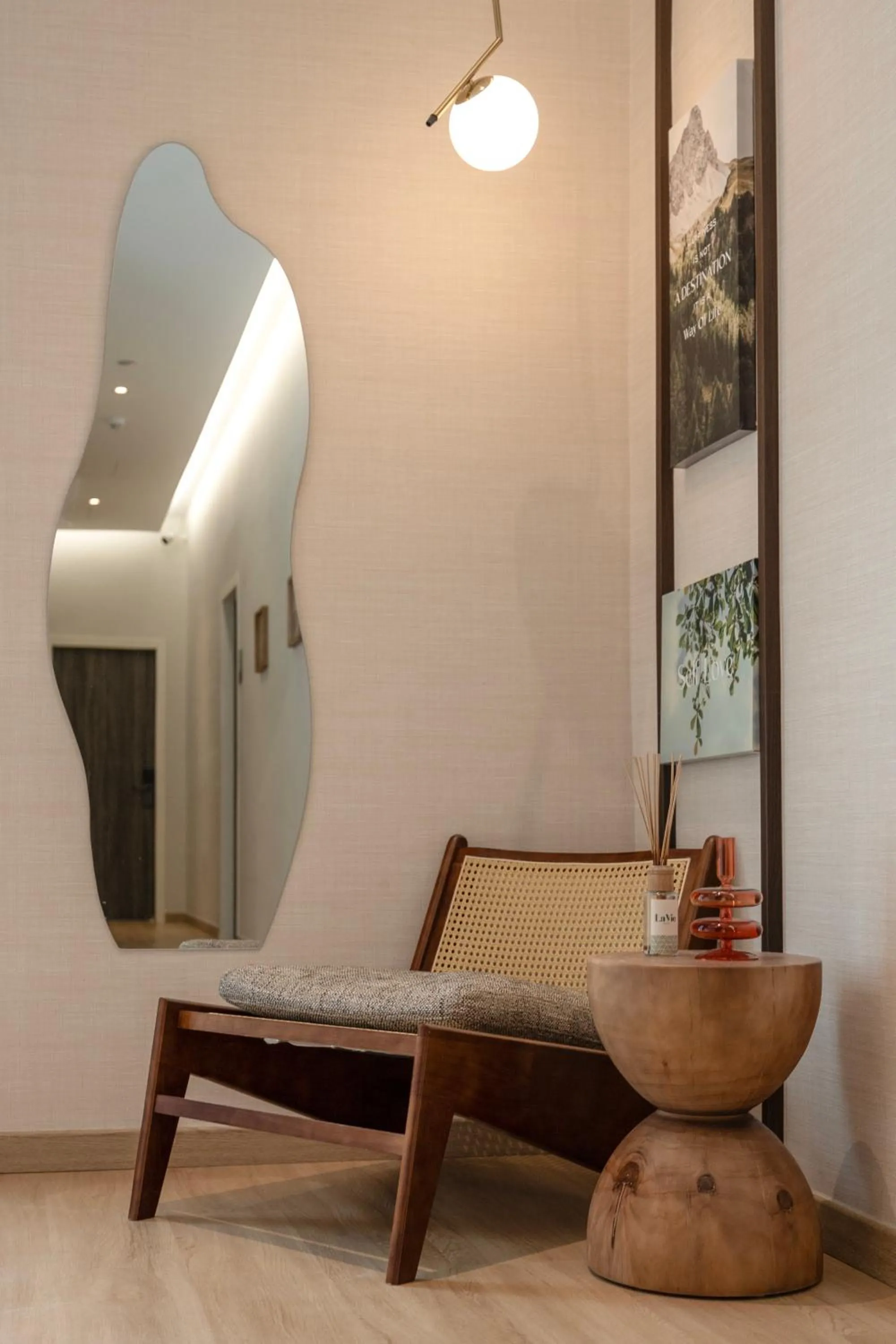 Seating area in La Vie Hotel Juru