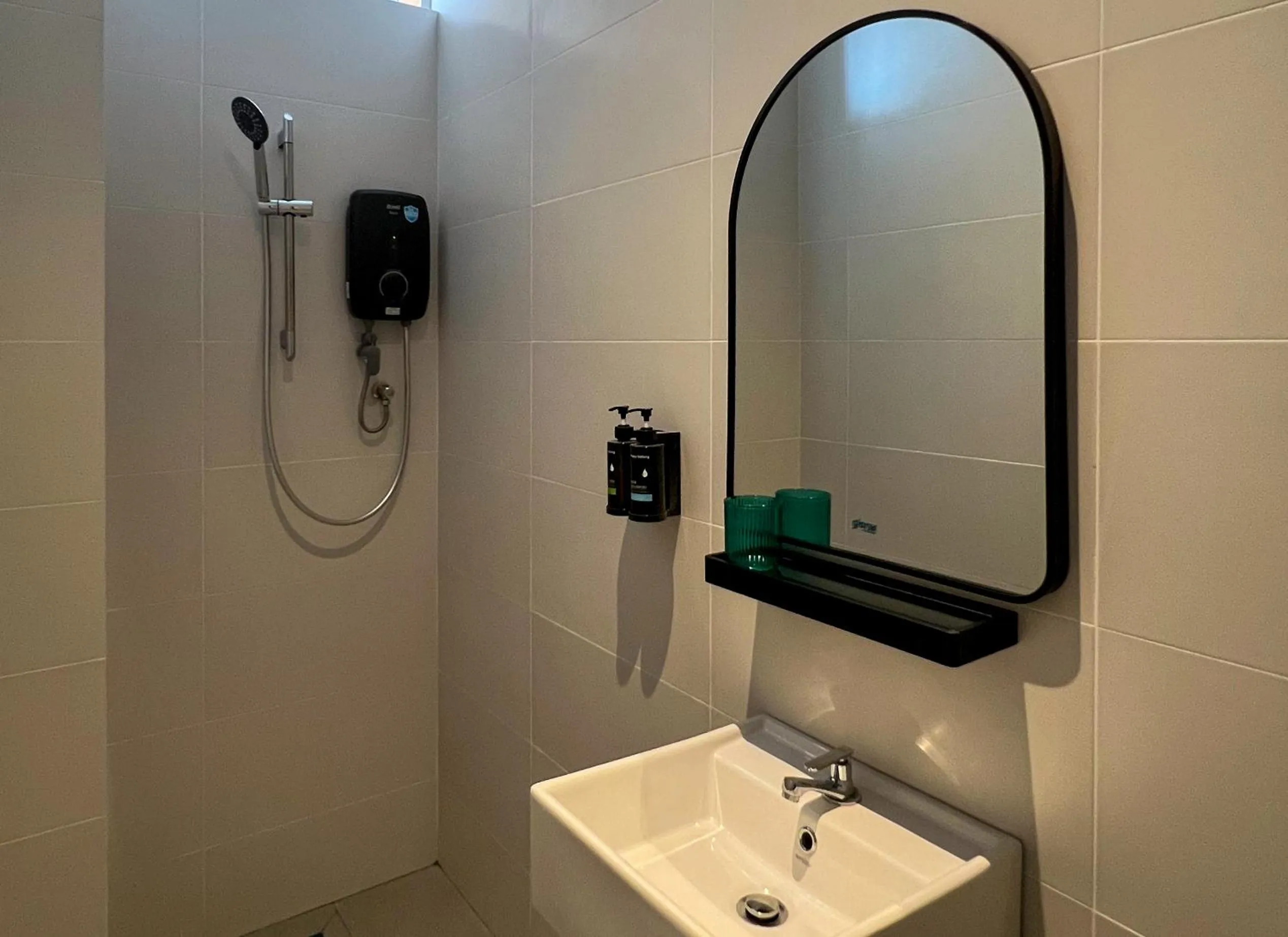 Shower in La Vie Hotel Juru