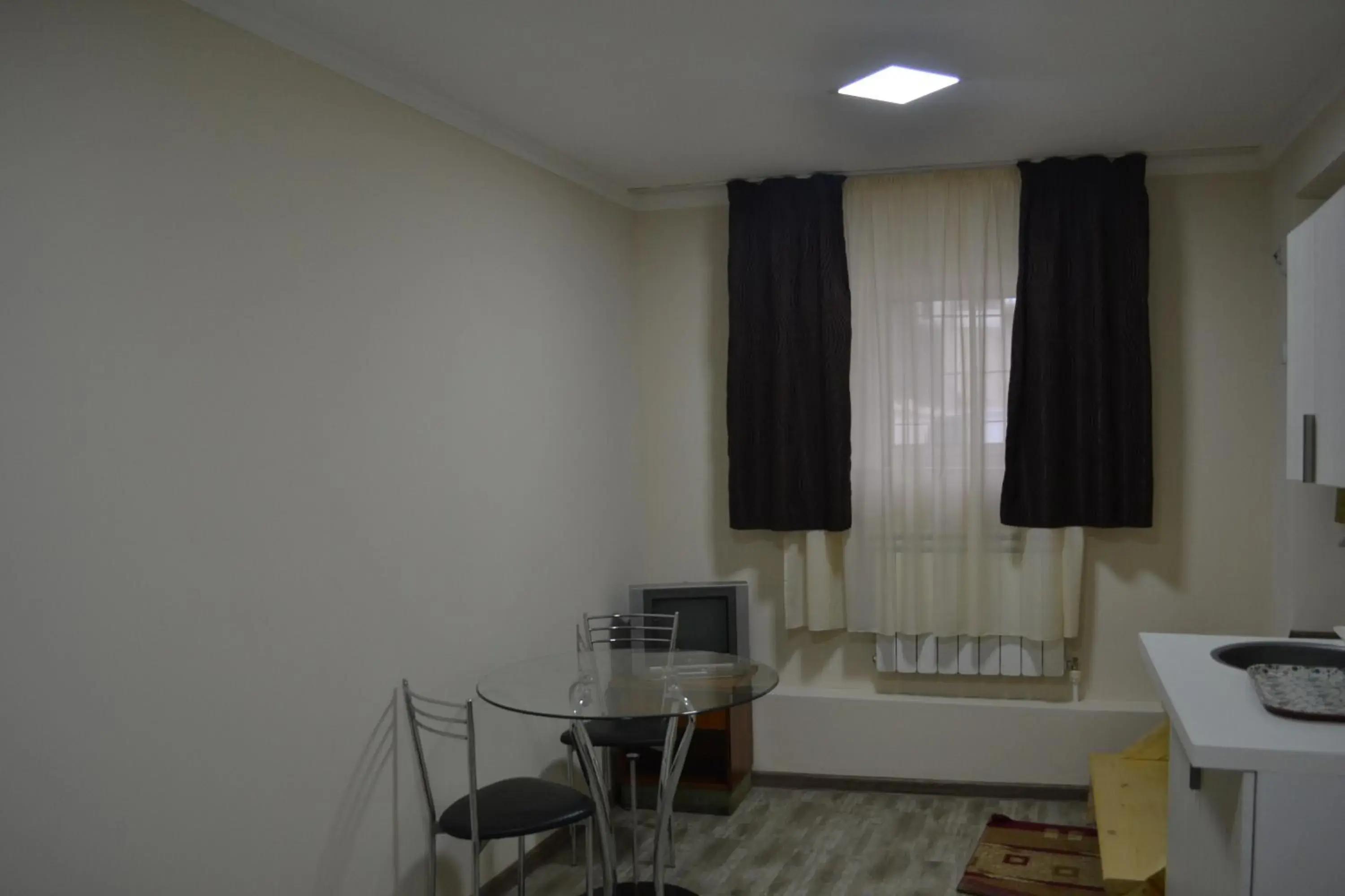 Twin Room with Shared Bathroom in Your House In Tbilisi Twin Room with Shared Bathroom in Your House In Tbilisi