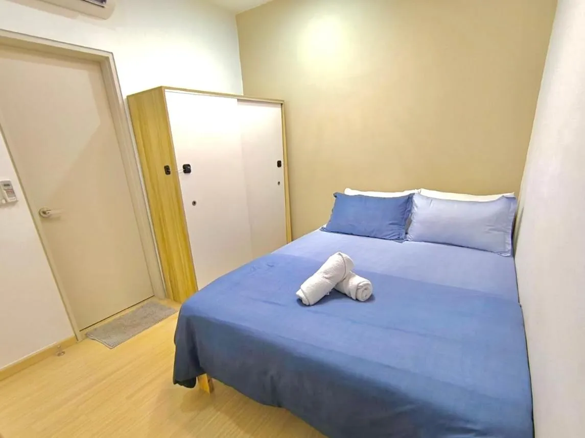 Bedroom, Bed in D' Sara Sentral Suites by Manhattan Group