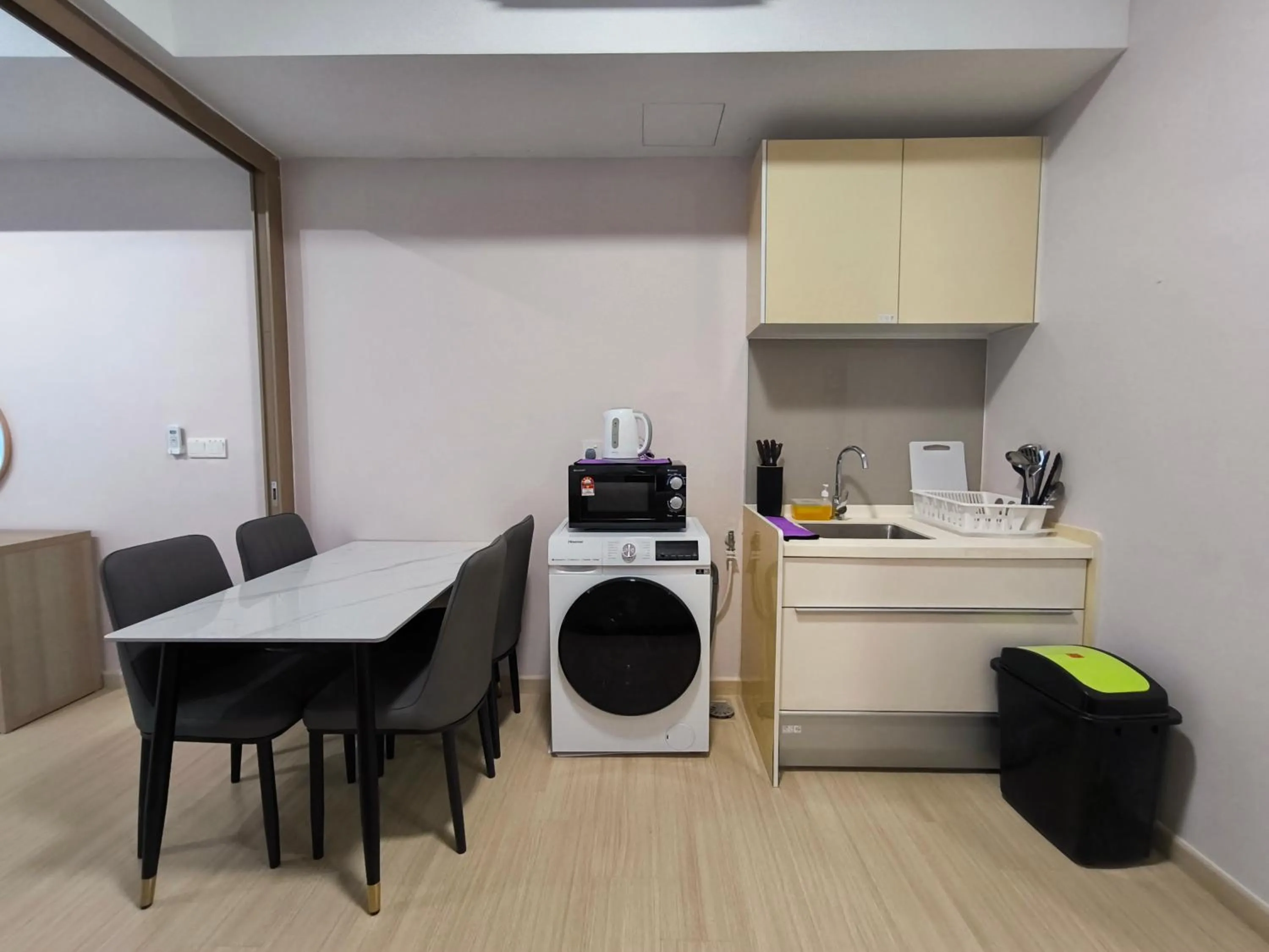 Dining area in D' Sara Sentral Suites by Manhattan Group