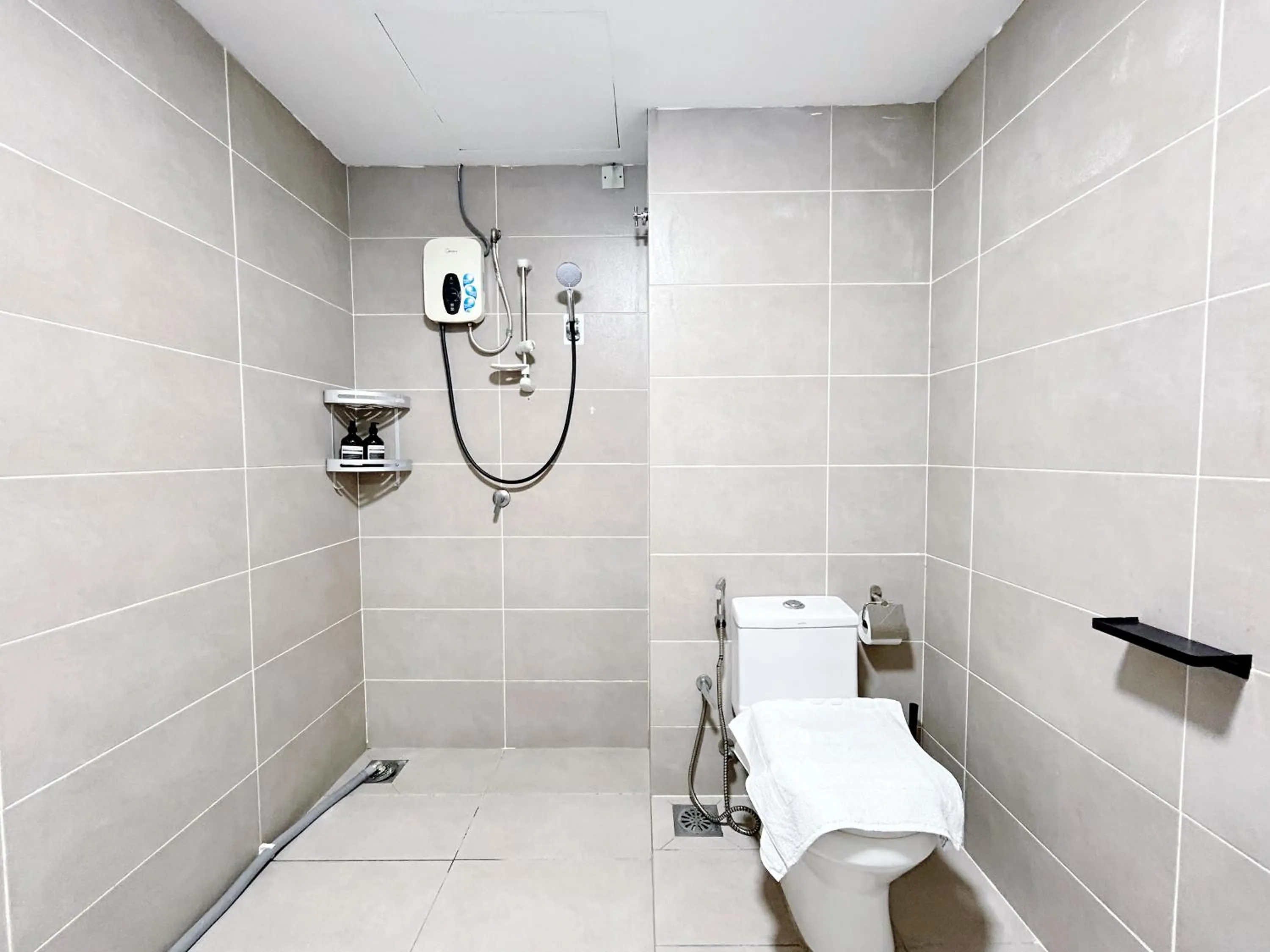 Bathroom in D' Sara Sentral Suites by Manhattan Group