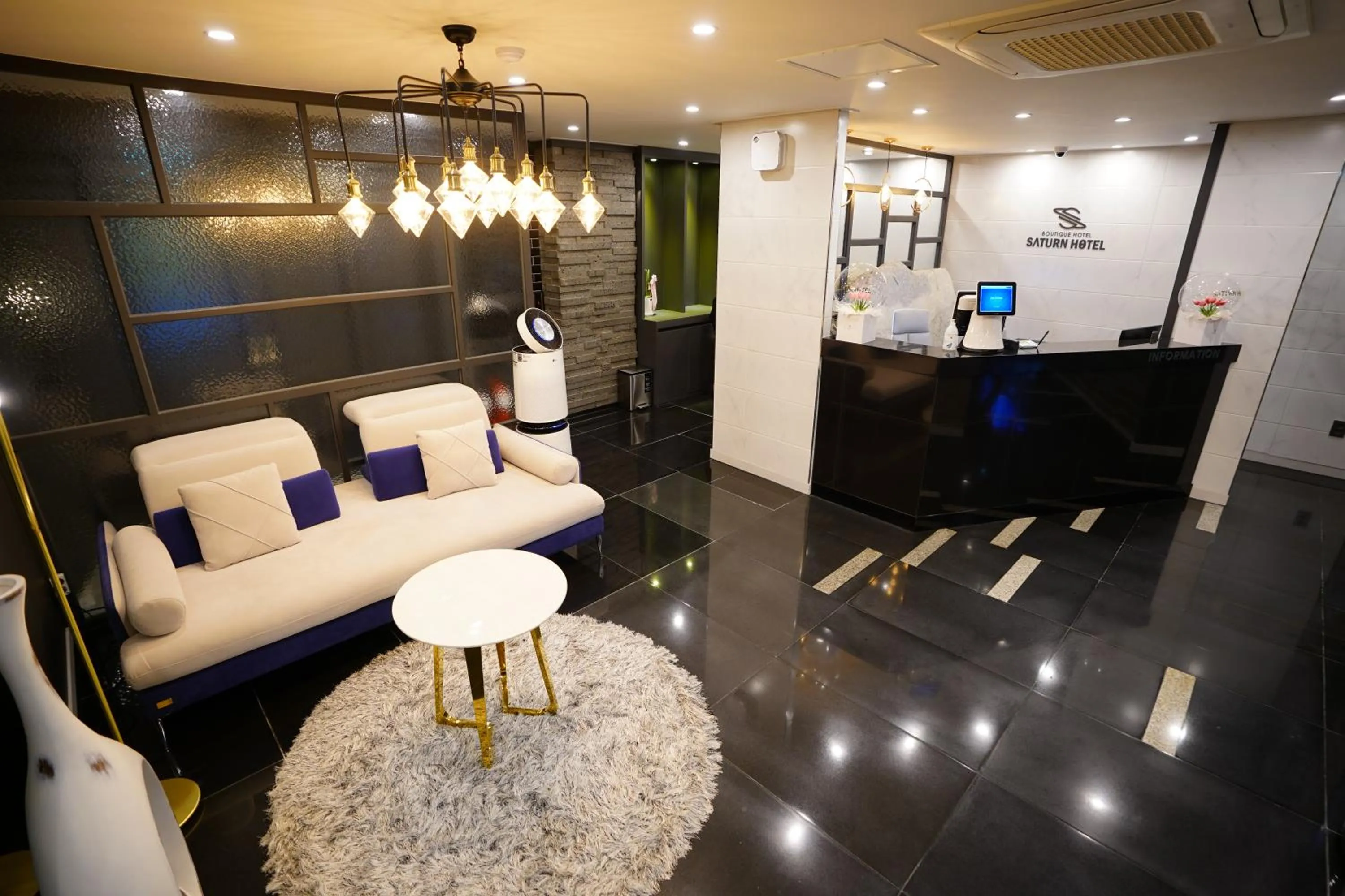 Property building in Dongdaemun Saturn Hotel