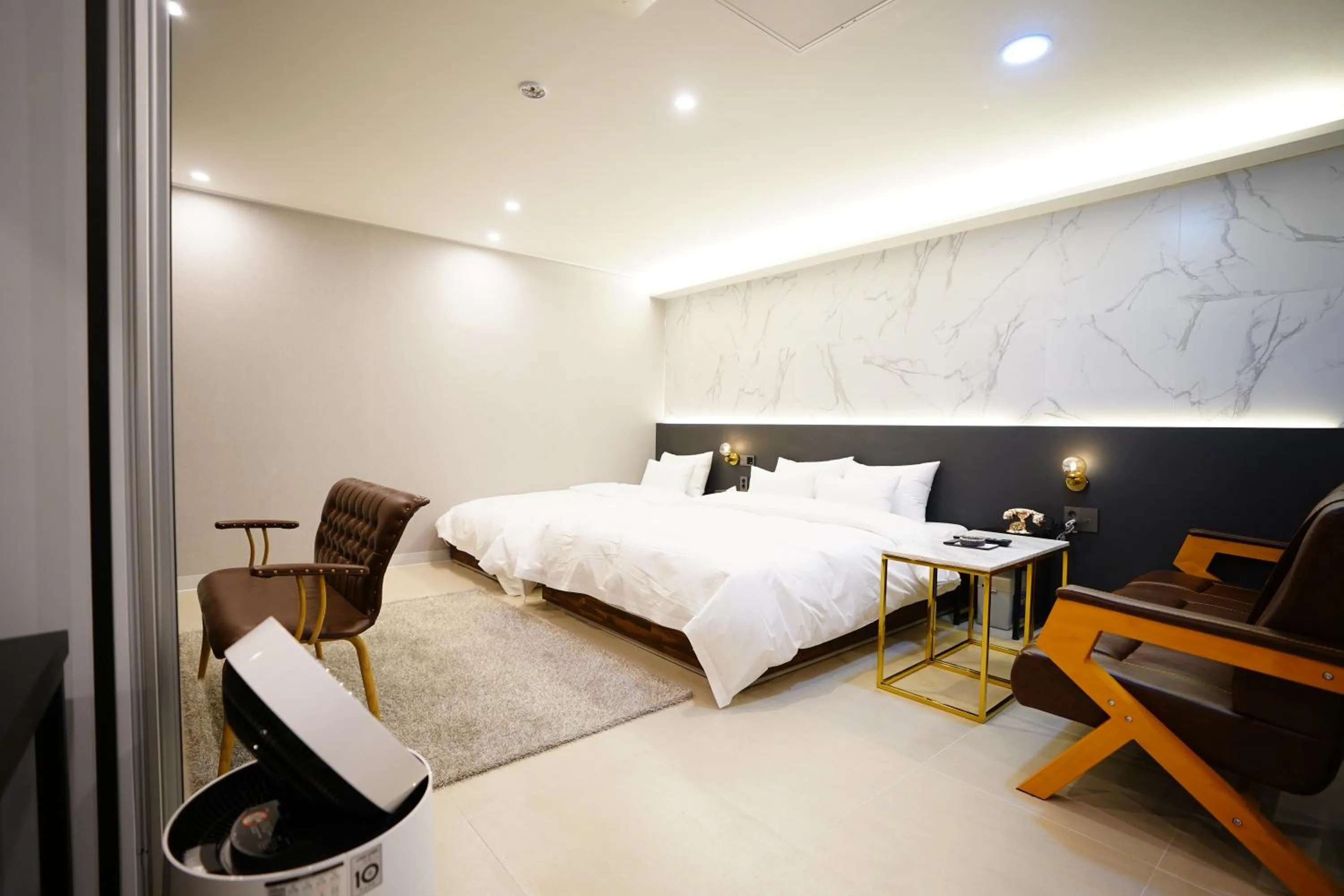 Bedroom, Bed in Dongdaemun Saturn Hotel