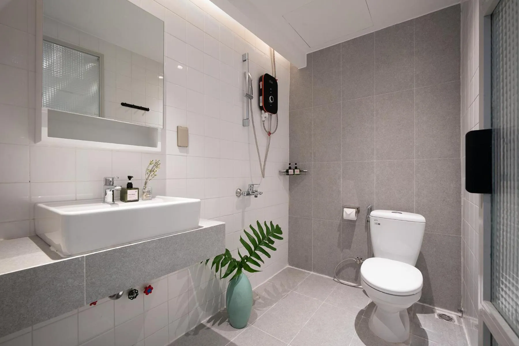 Shower in M Village Living 59 Thảo Điền