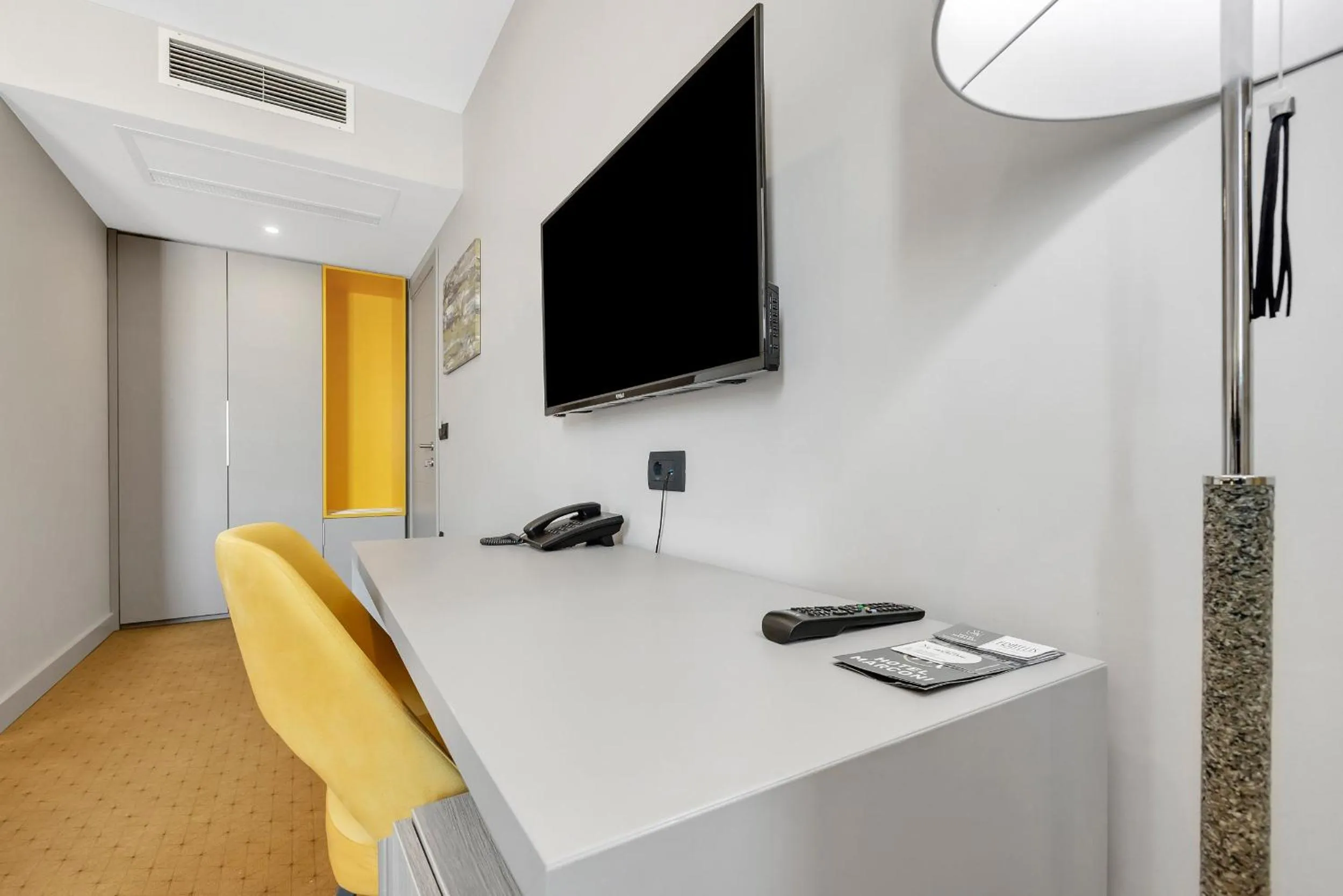 TV and multimedia in Hotel Marconi