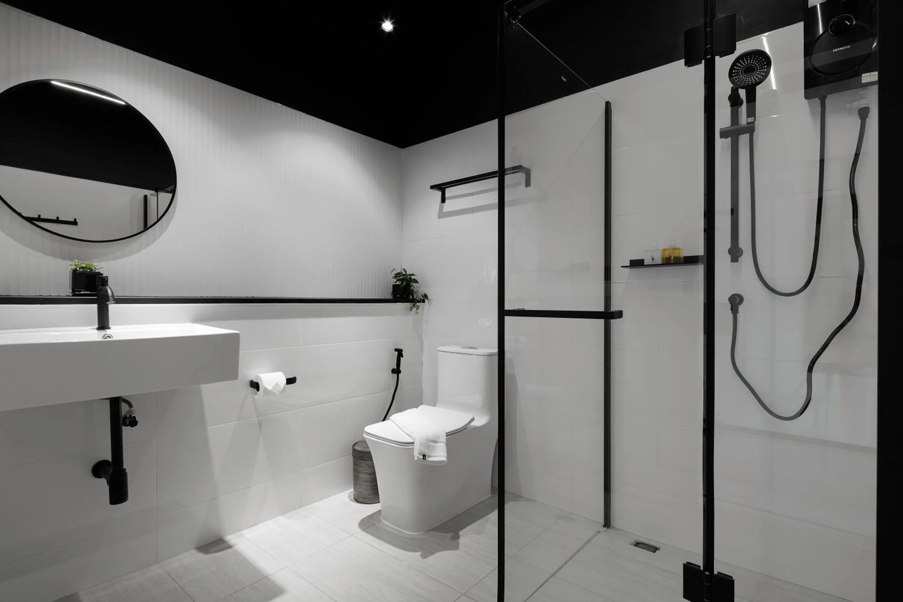 Shower in BedTime Hotel Samui