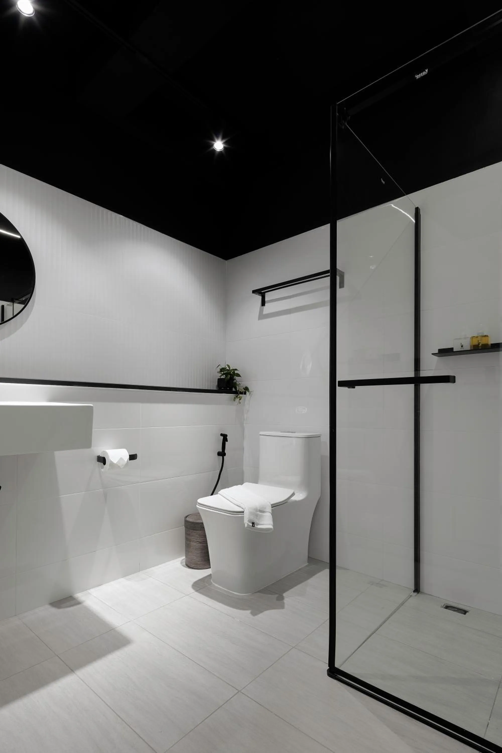 Shower in BedTime Hotel Samui