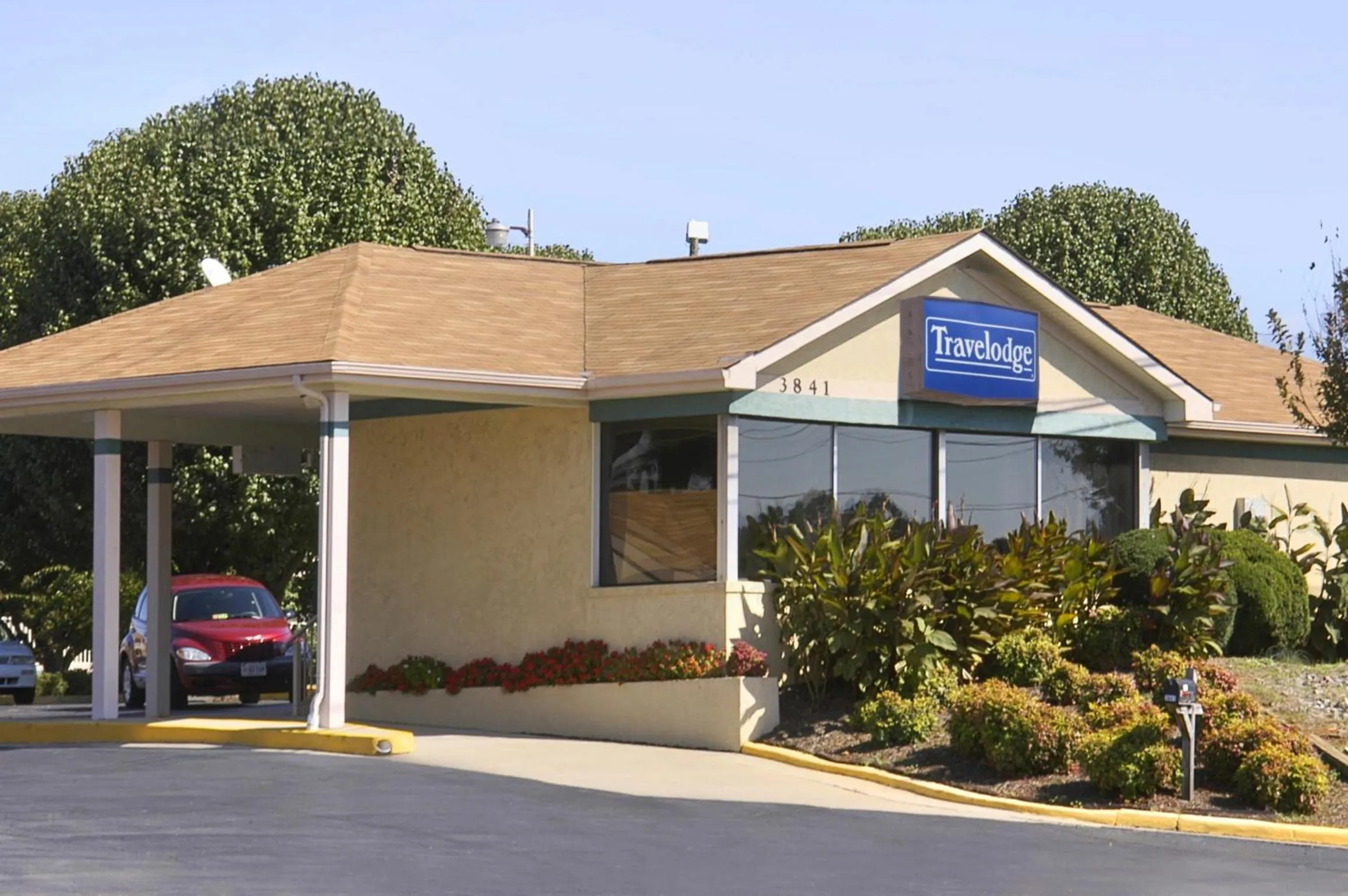 Property building in Travelodge by Wyndham Ridgeway Martinsville Area