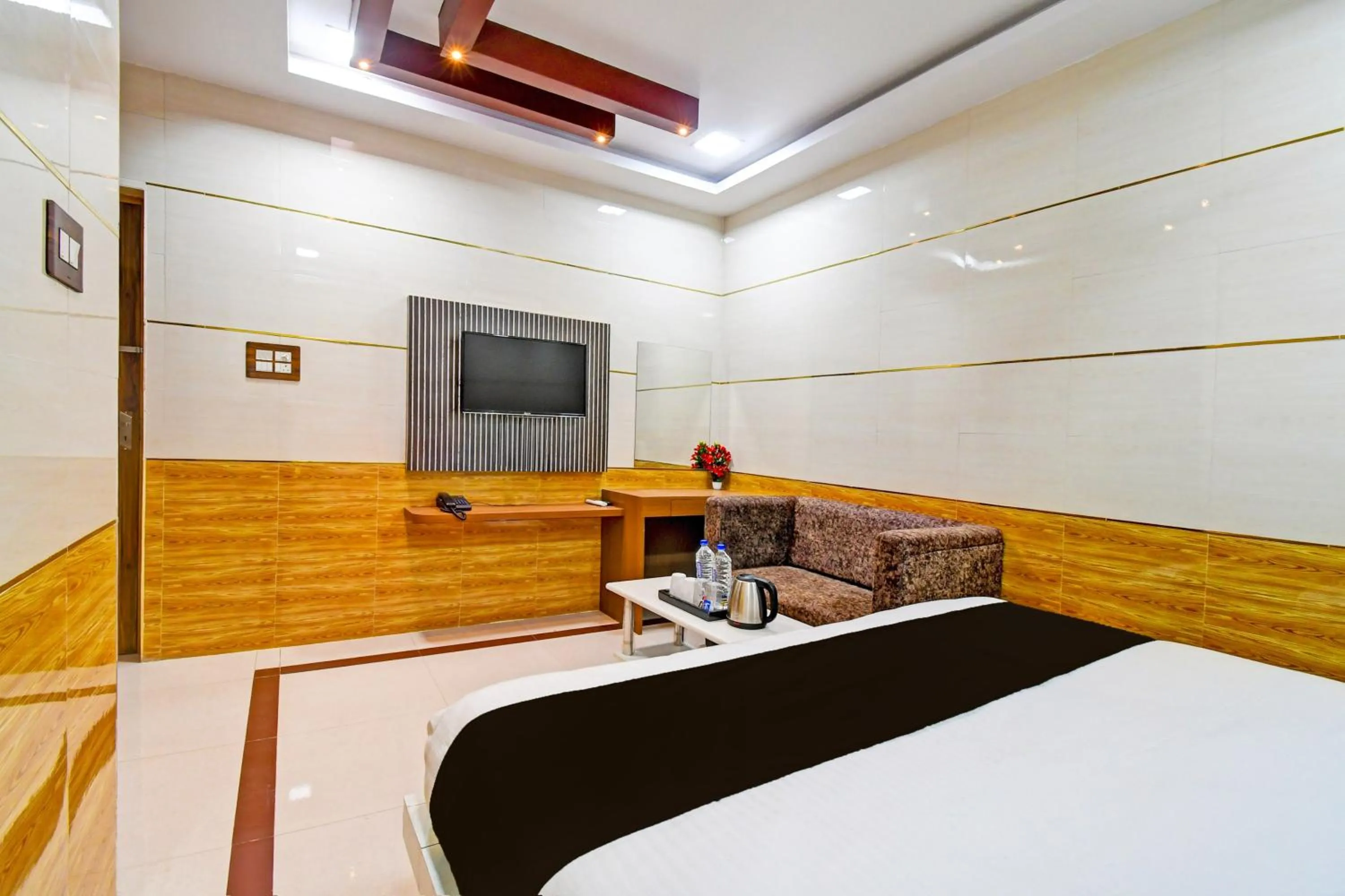 Bedroom, Bed in Super Hotel O Maa Bhubaneswari Hotel