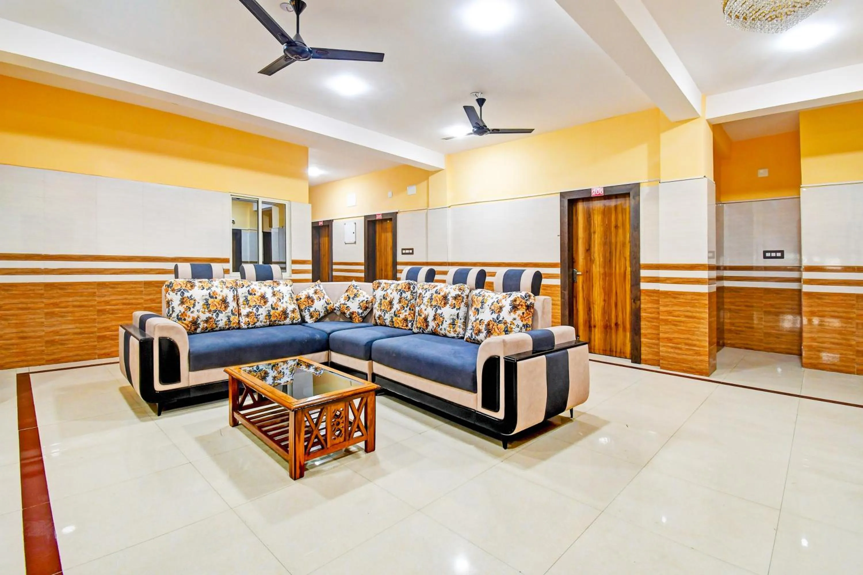 Lobby or reception, Bed in Super Hotel O Maa Bhubaneswari Hotel