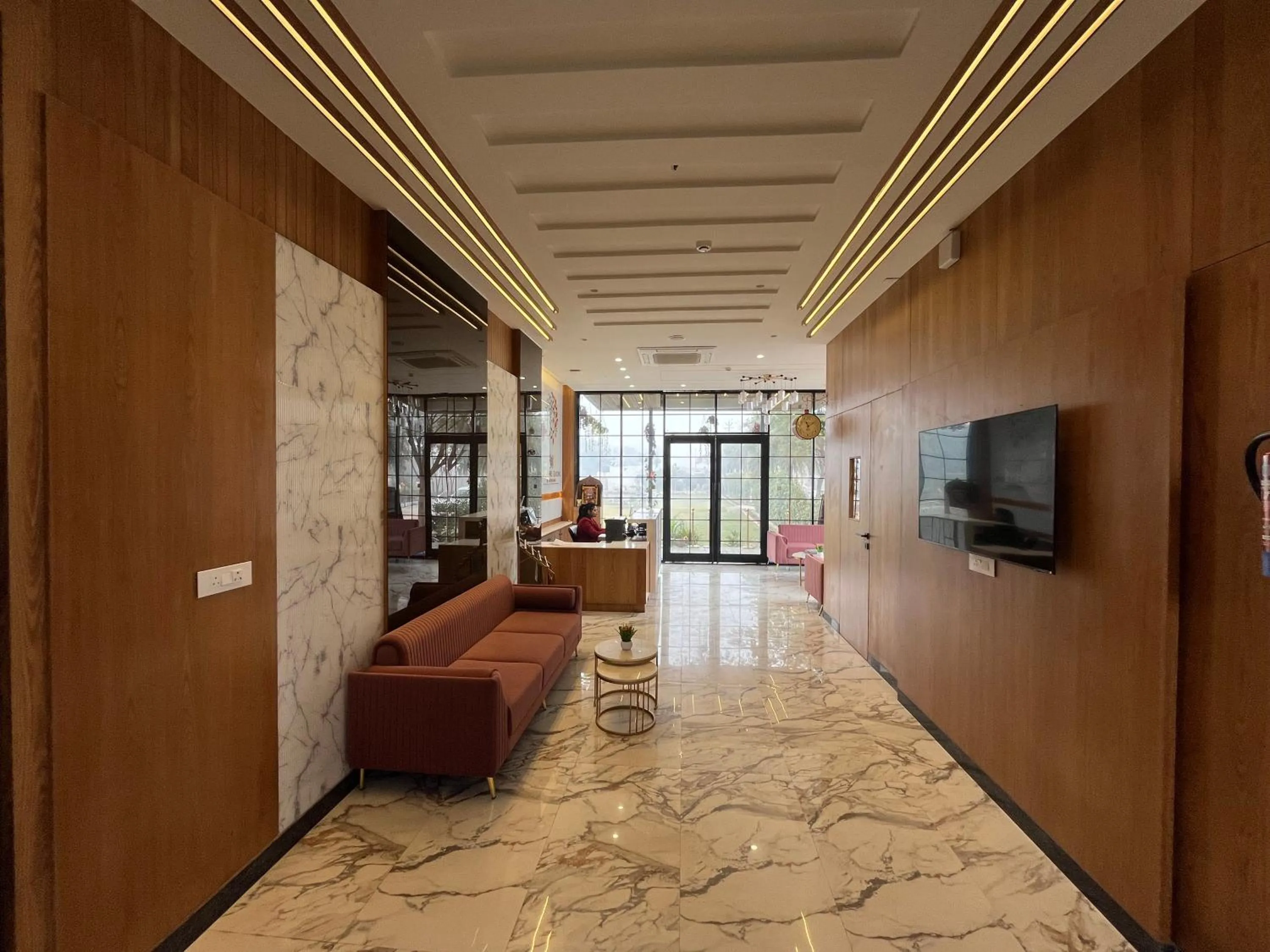 Lobby or reception in Hotel Three Seasons