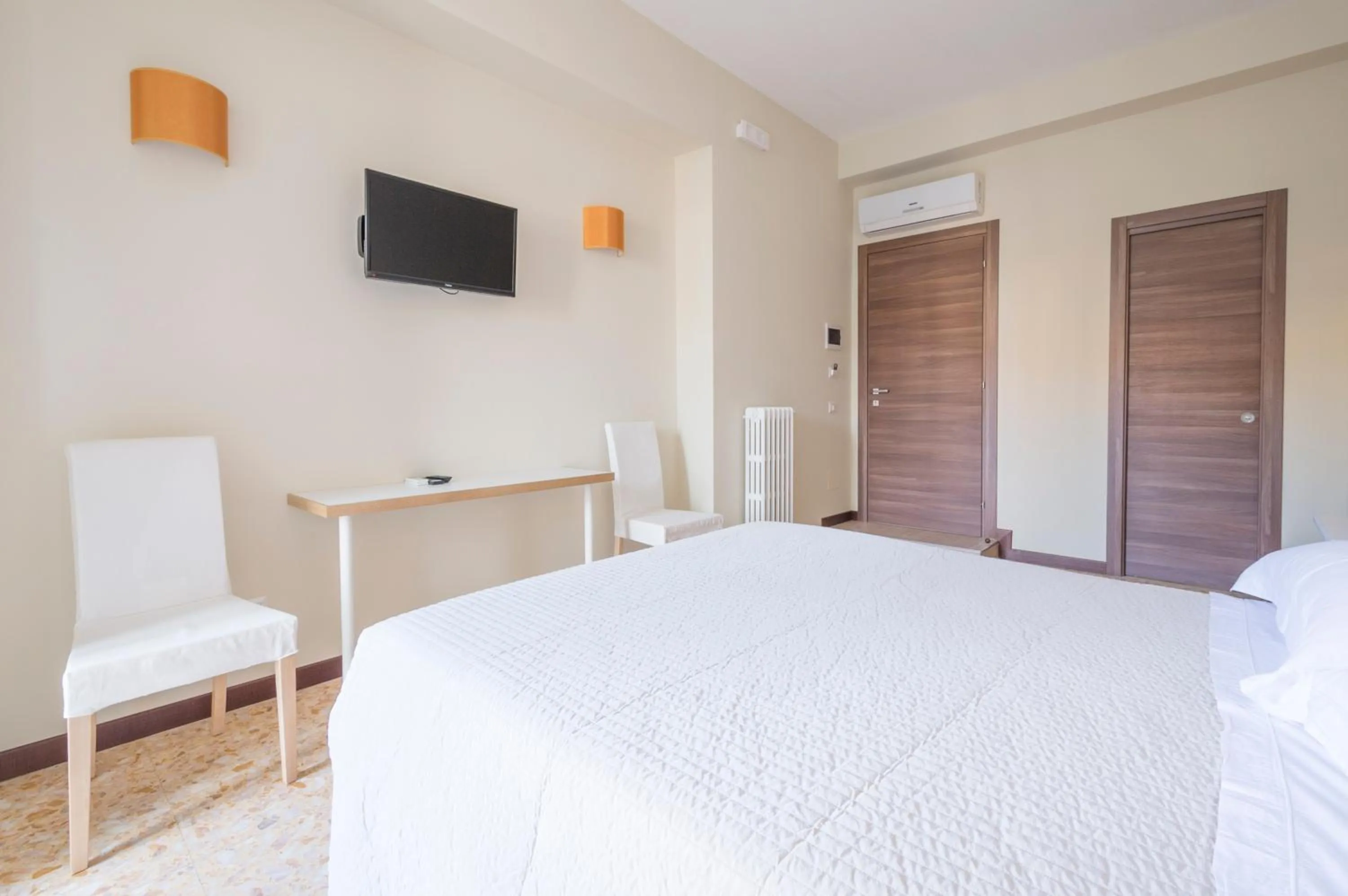 Photo of the whole room, Bed in Trastevere Chic