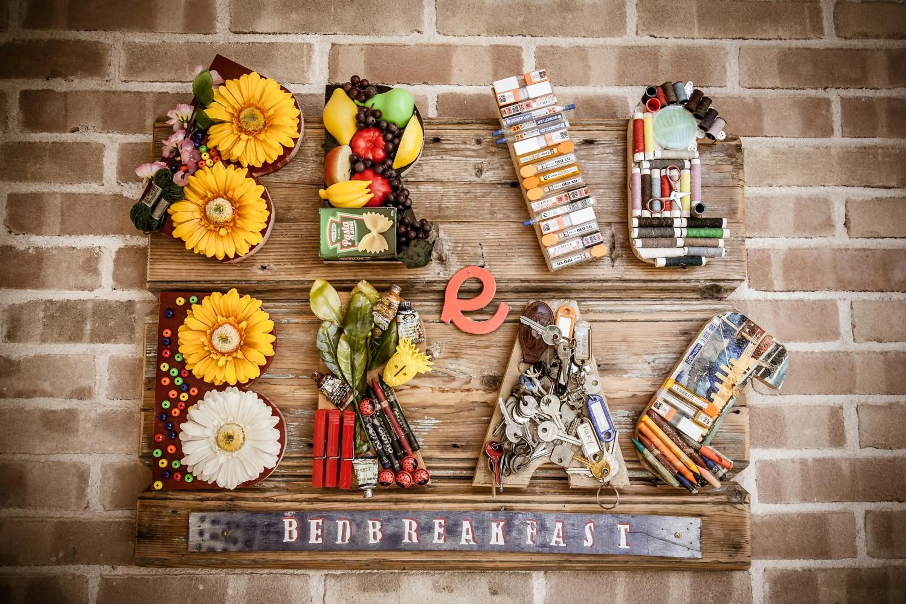 Logo/Certificate/Sign in Bed and Breakfast Bric & Brac