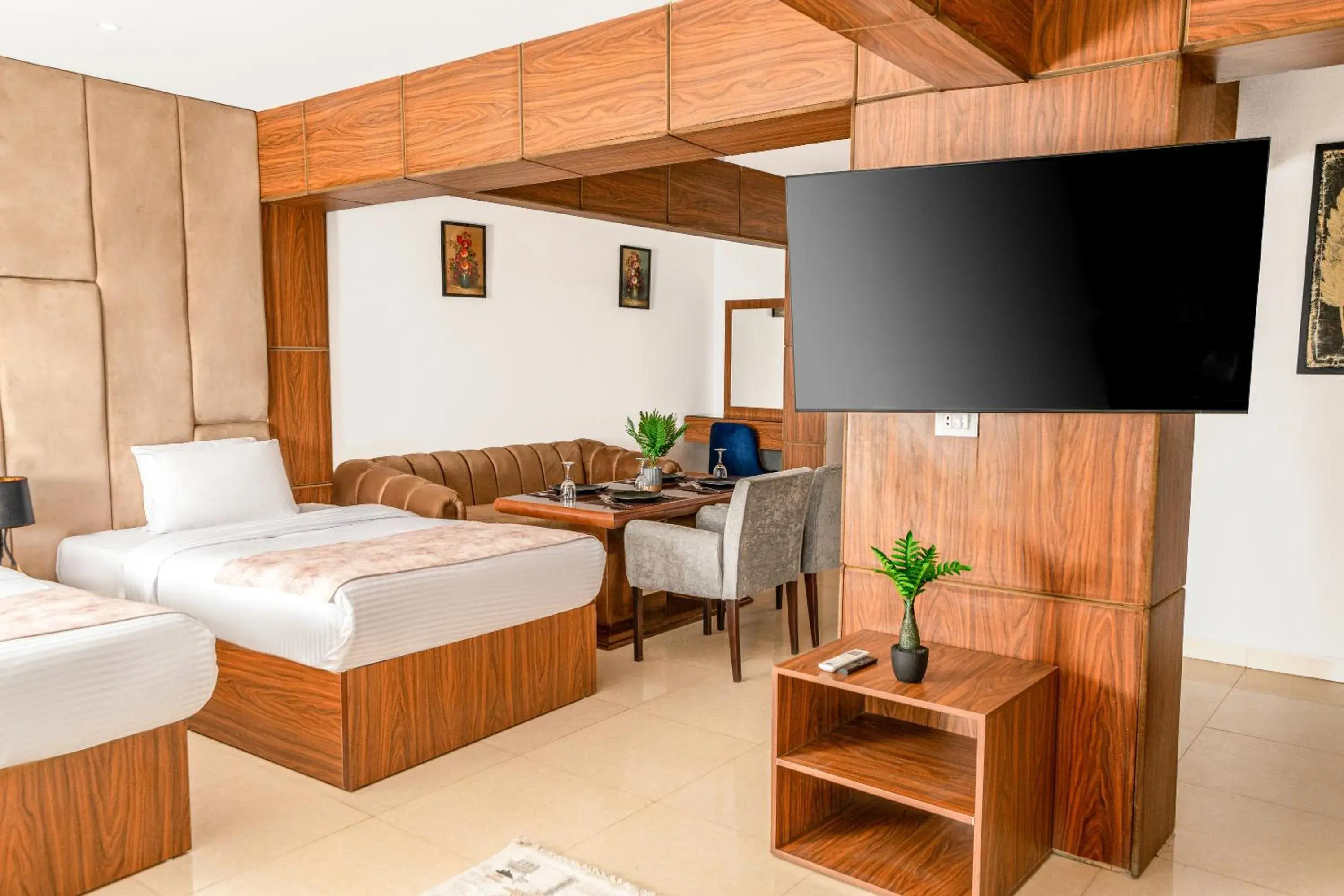 Junior Suite with Mountain View - single occupancy in King Pyramids View Hotel Junior Suite with Mountain View - single occupancy in King Pyramids View Hotel