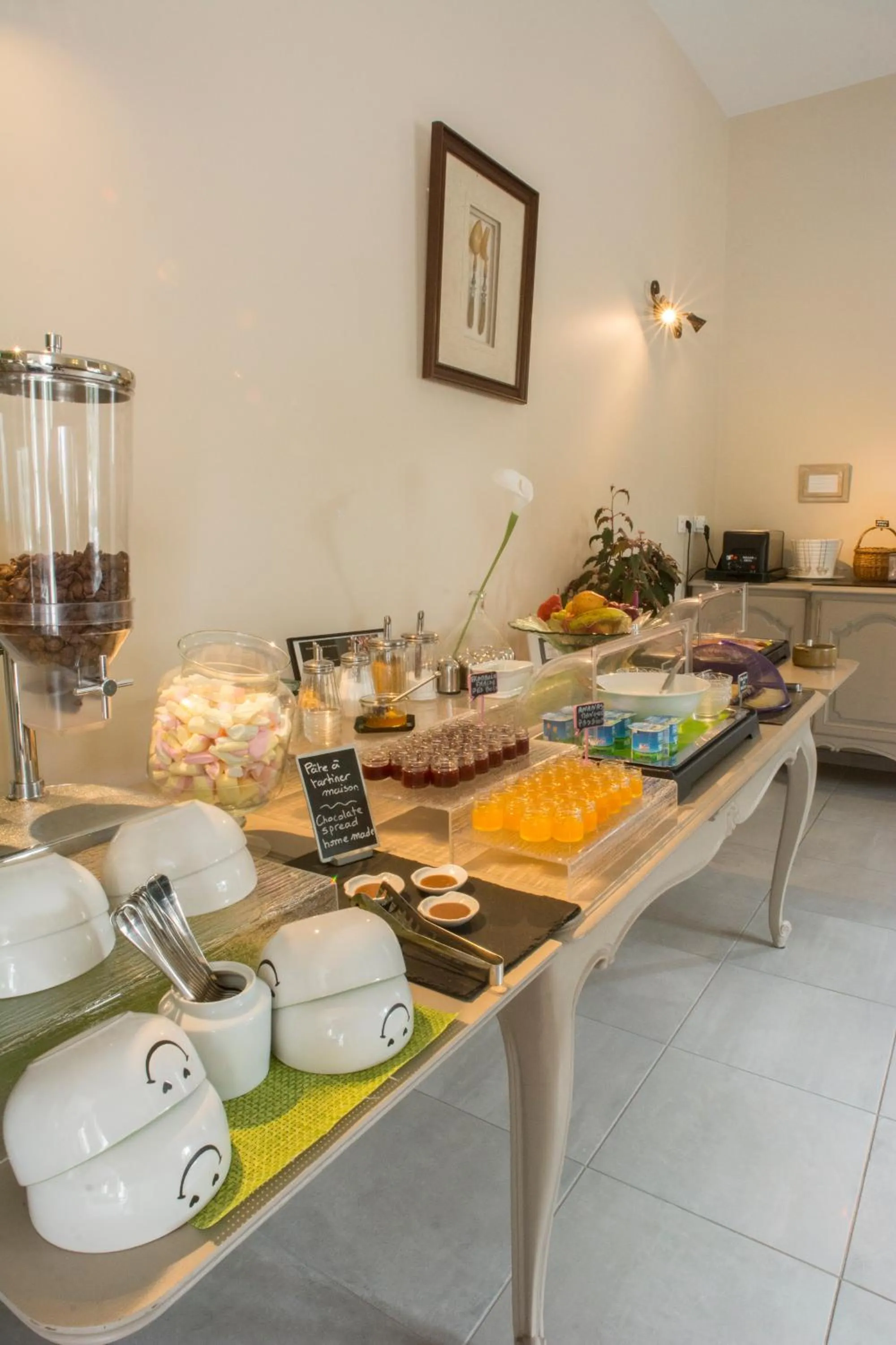 Breakfast in Hôtel Le Haut des Lys