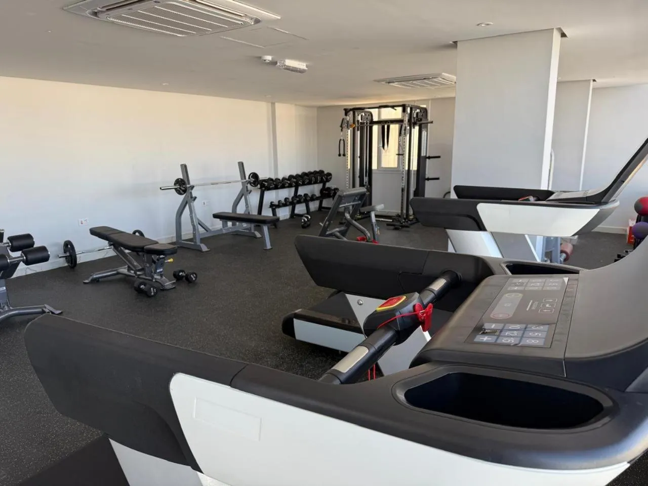 Fitness centre/facilities in Royal Plaza Hotel