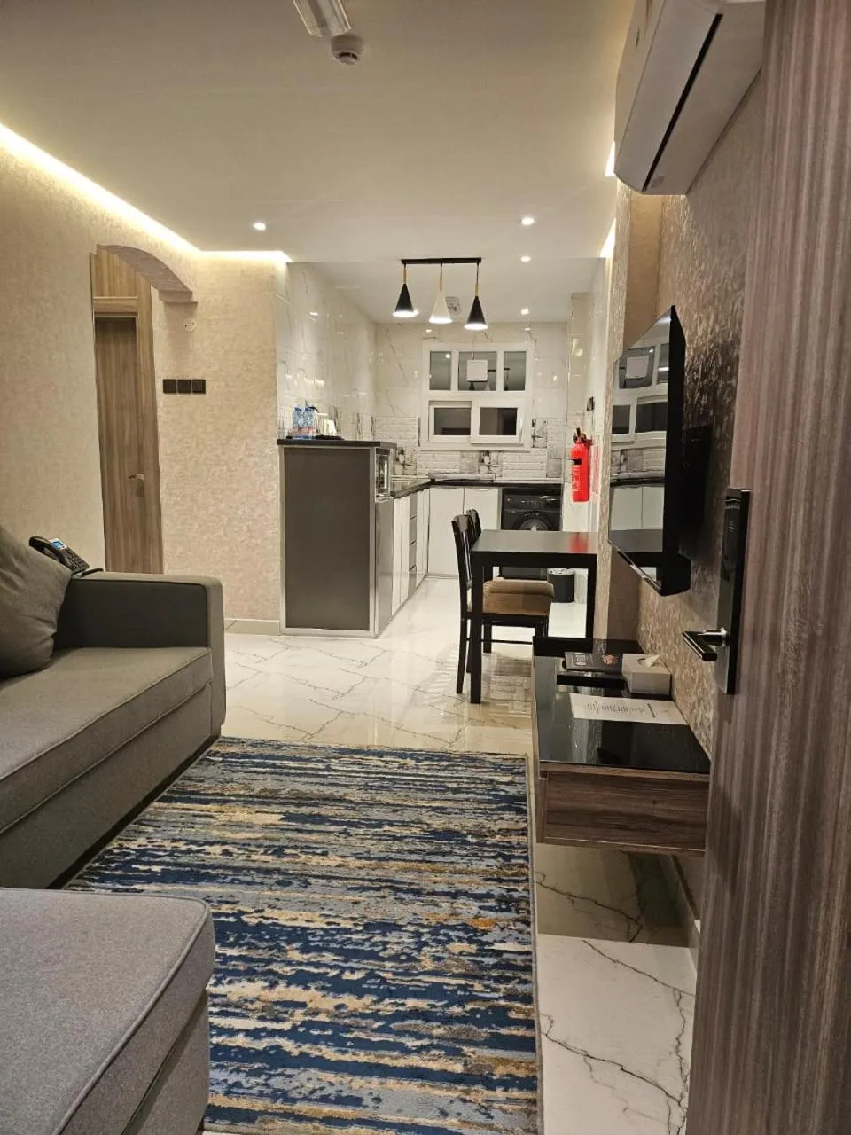 Living room in Royal Plaza Hotel