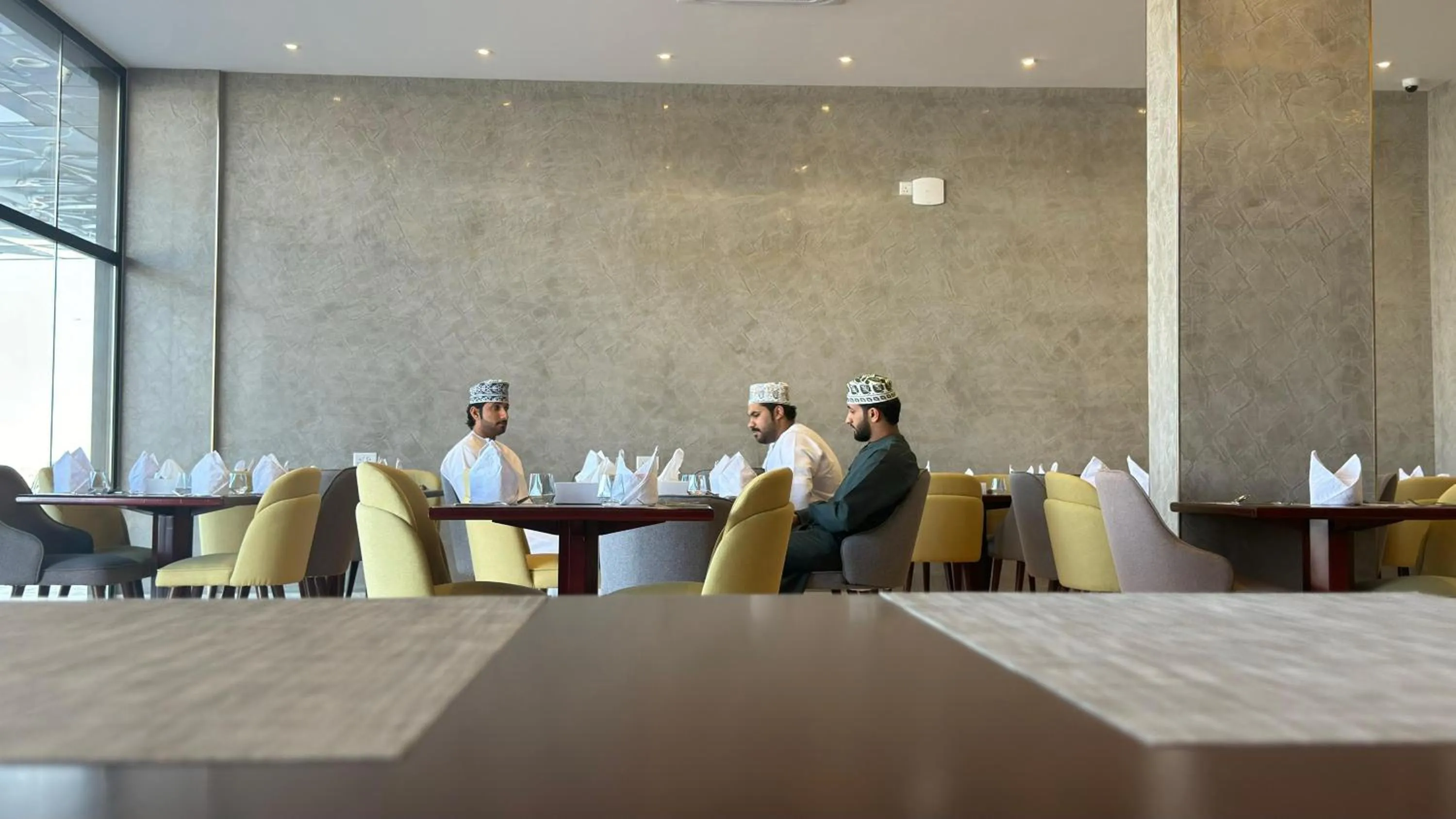 Restaurant/places to eat in Royal Plaza Hotel