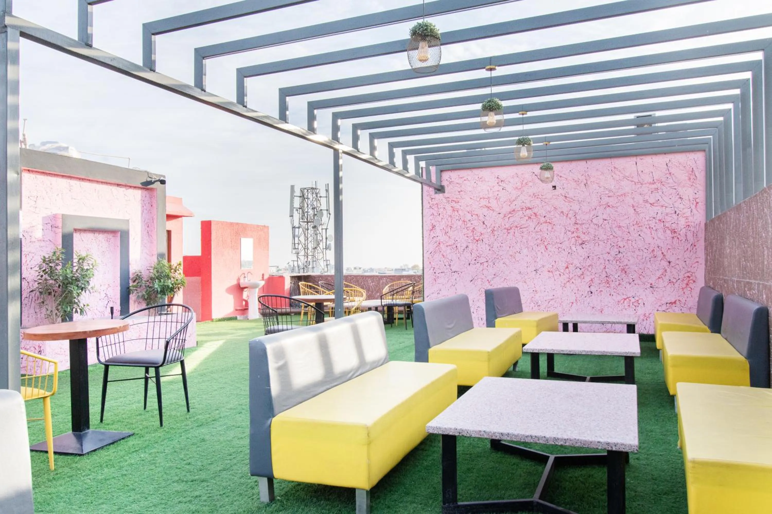 Restaurant/places to eat in Treebo Royal Imperial, Bikaner Railway Station