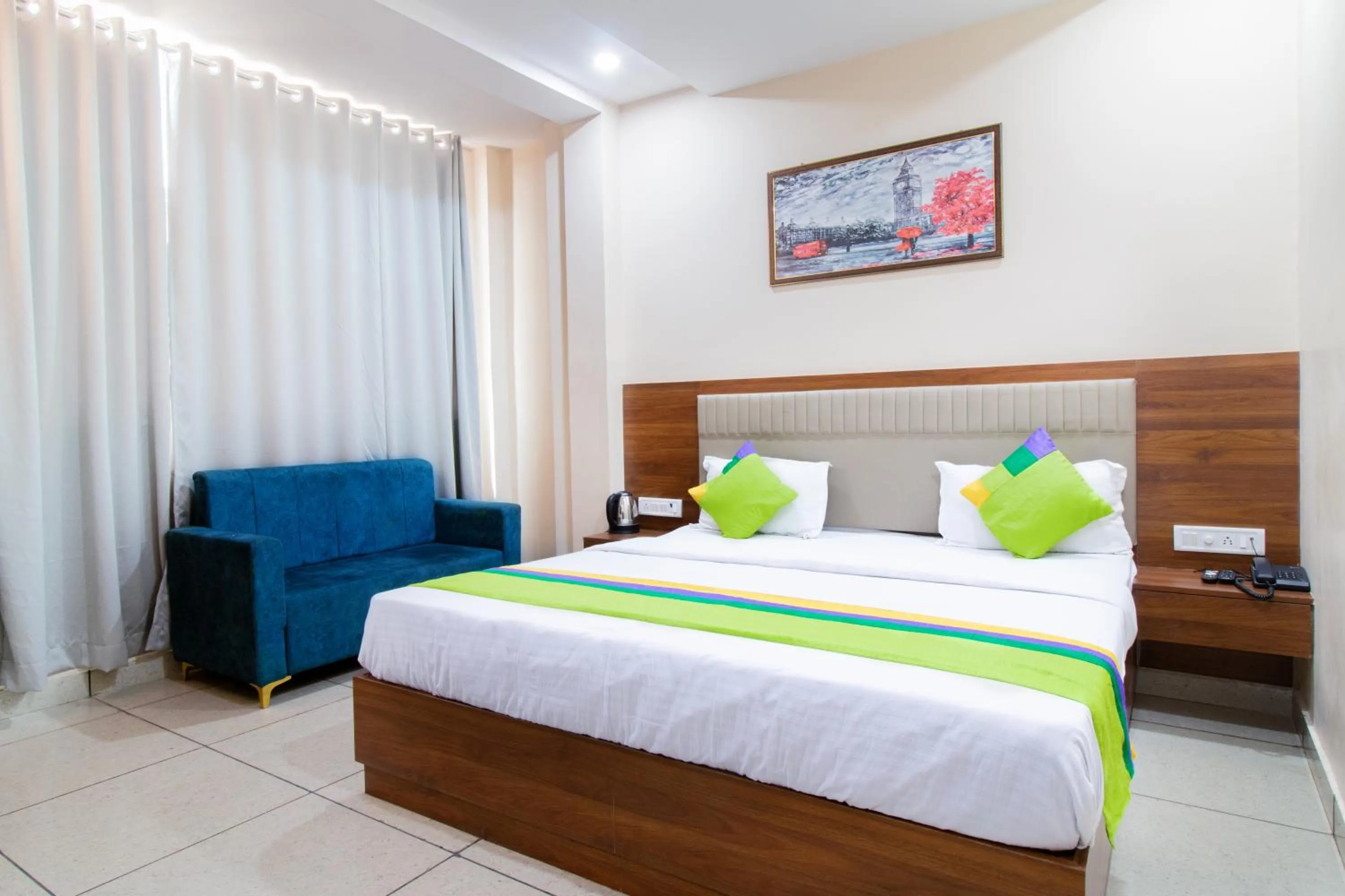 Bedroom, Bed in Treebo Royal Imperial, Bikaner Railway Station