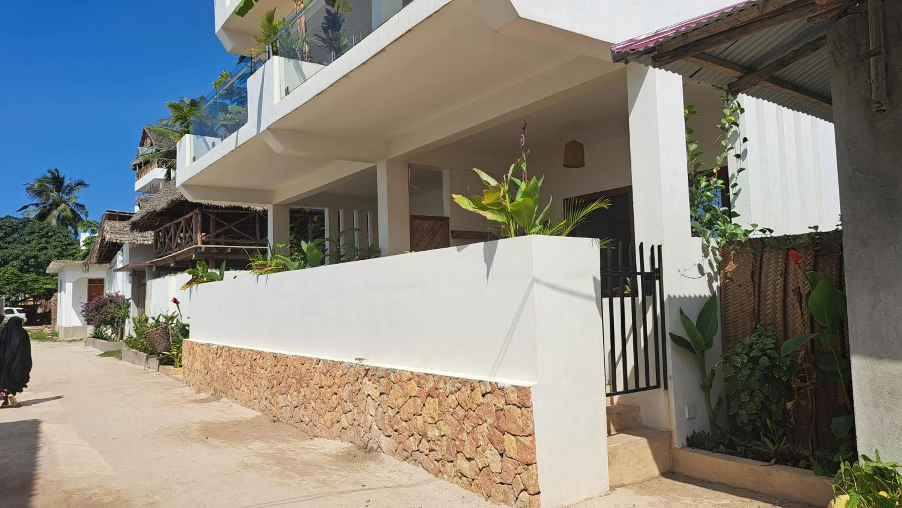 Property building in Aluna Beach Apartments