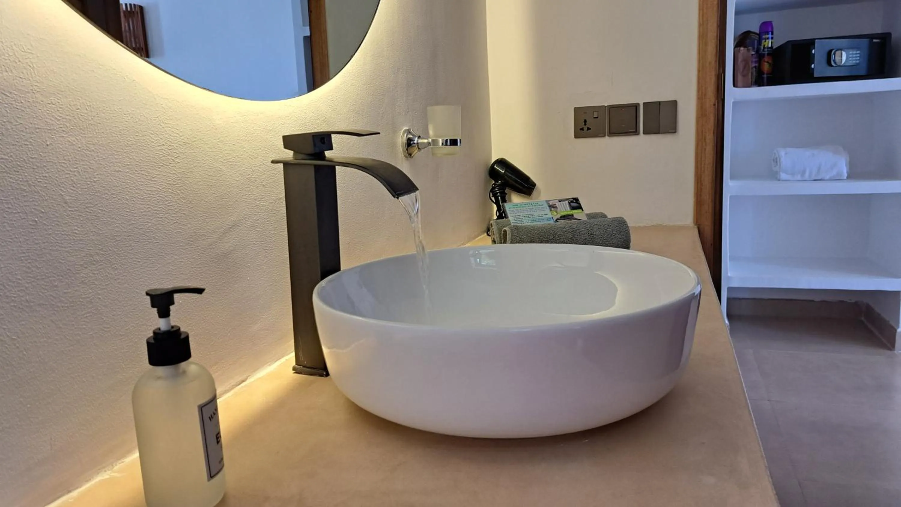 Bathroom in Aluna Beach Apartments