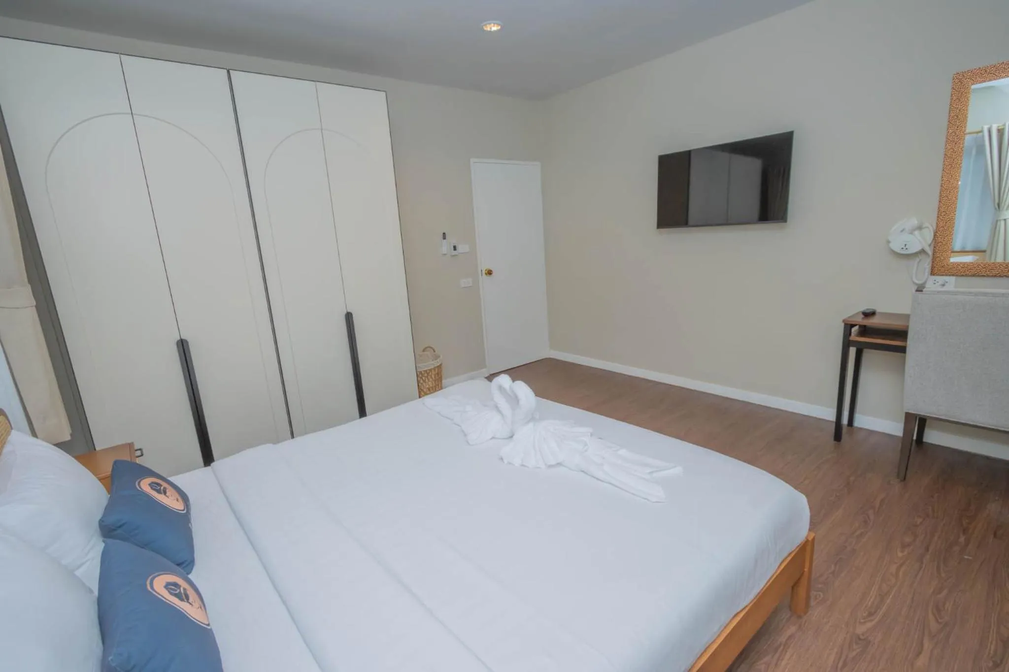 Bed in RoomQuest The Peak Patong Hill