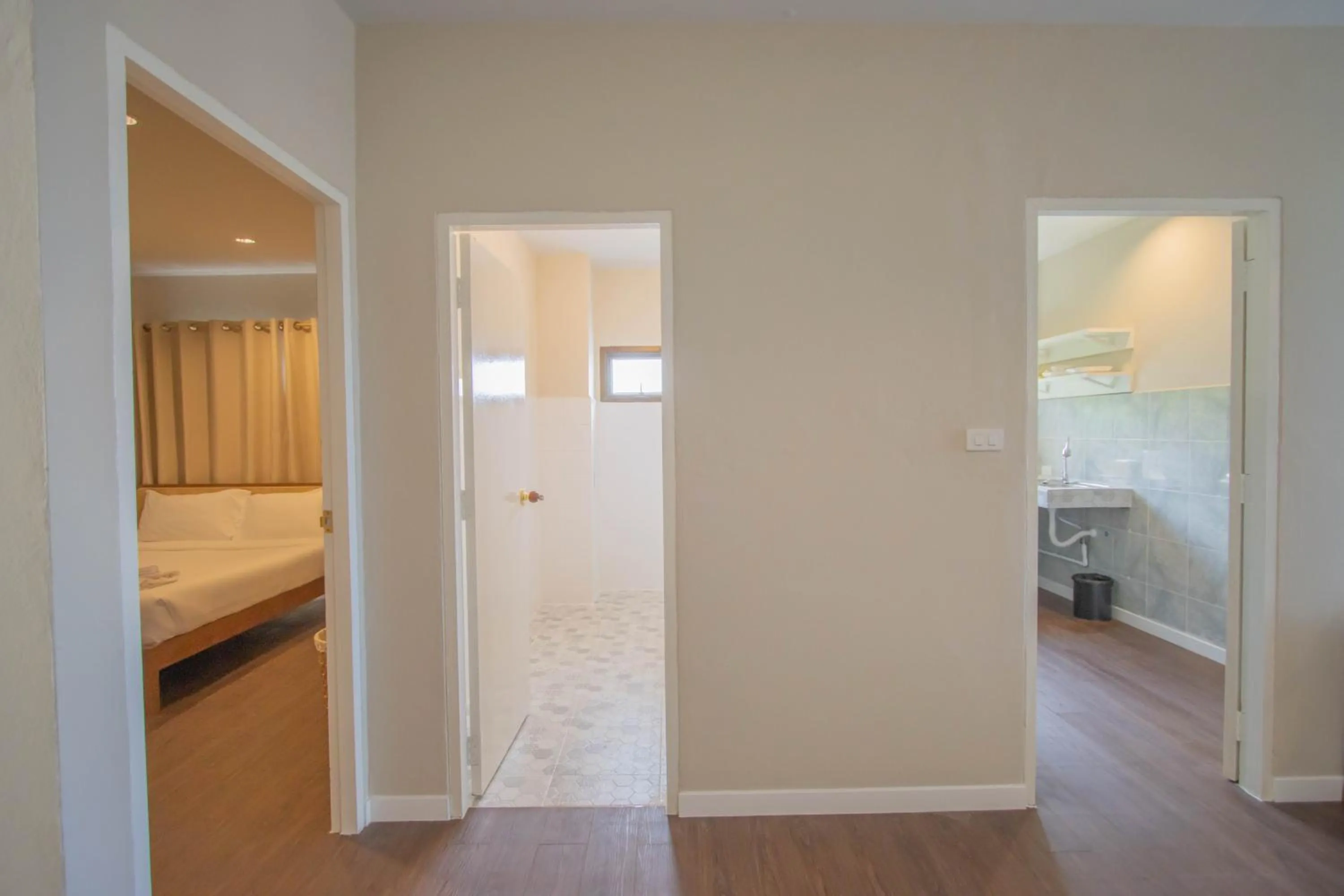 Photo of the whole room, Bed in RoomQuest The Peak Patong Hill