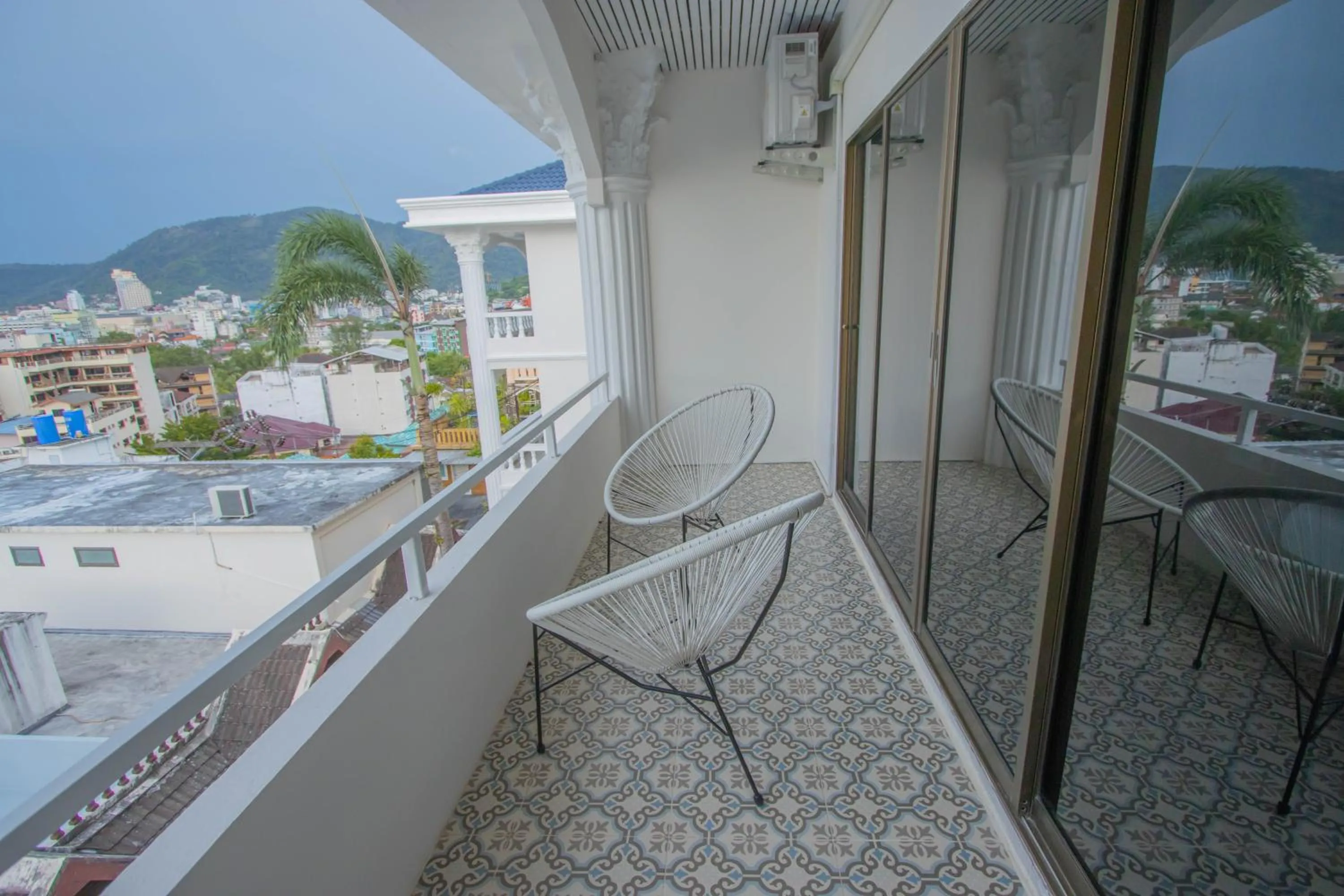 Balcony/Terrace in RoomQuest The Peak Patong Hill