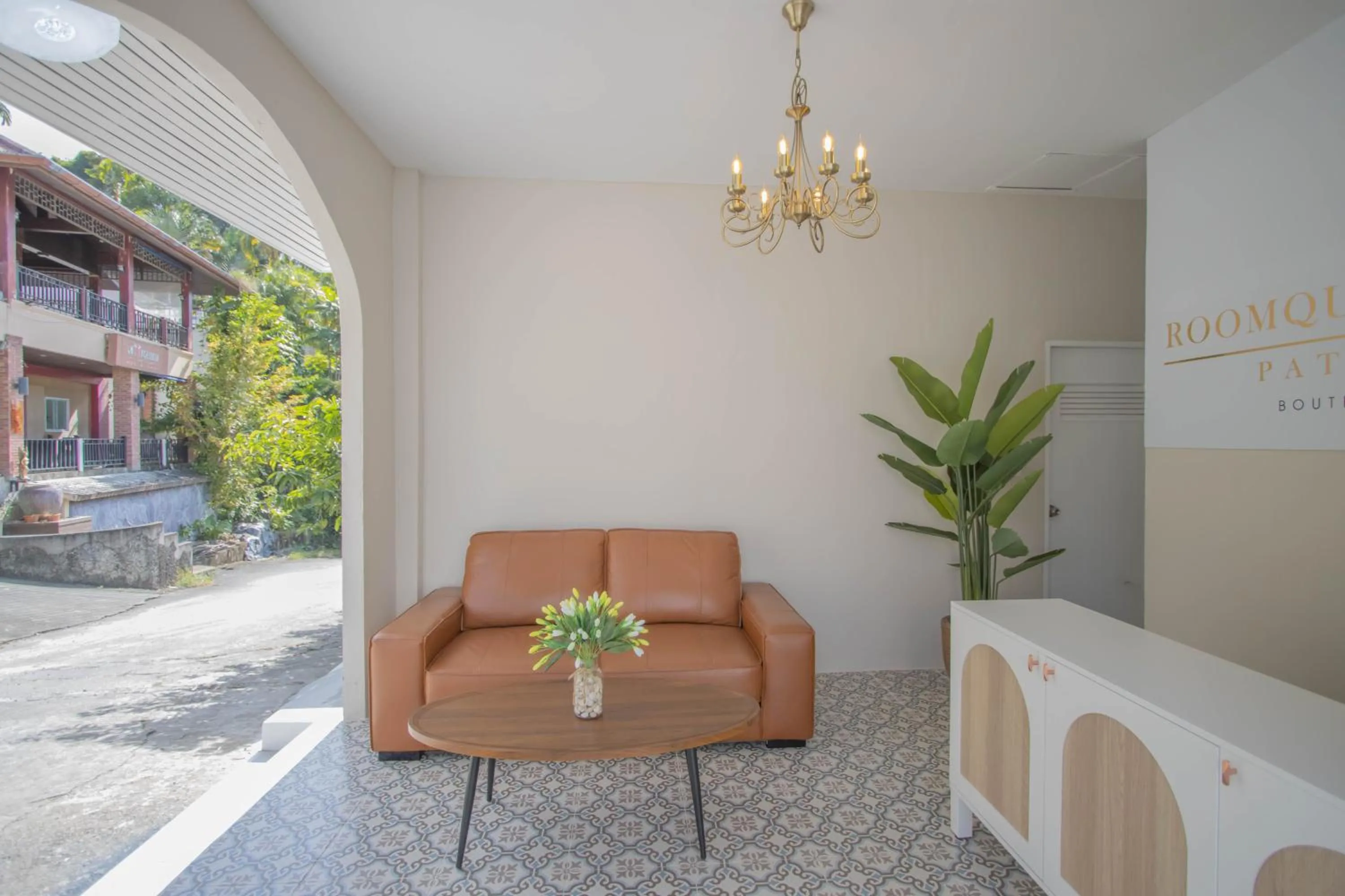 Lobby or reception in RoomQuest The Peak Patong Hill