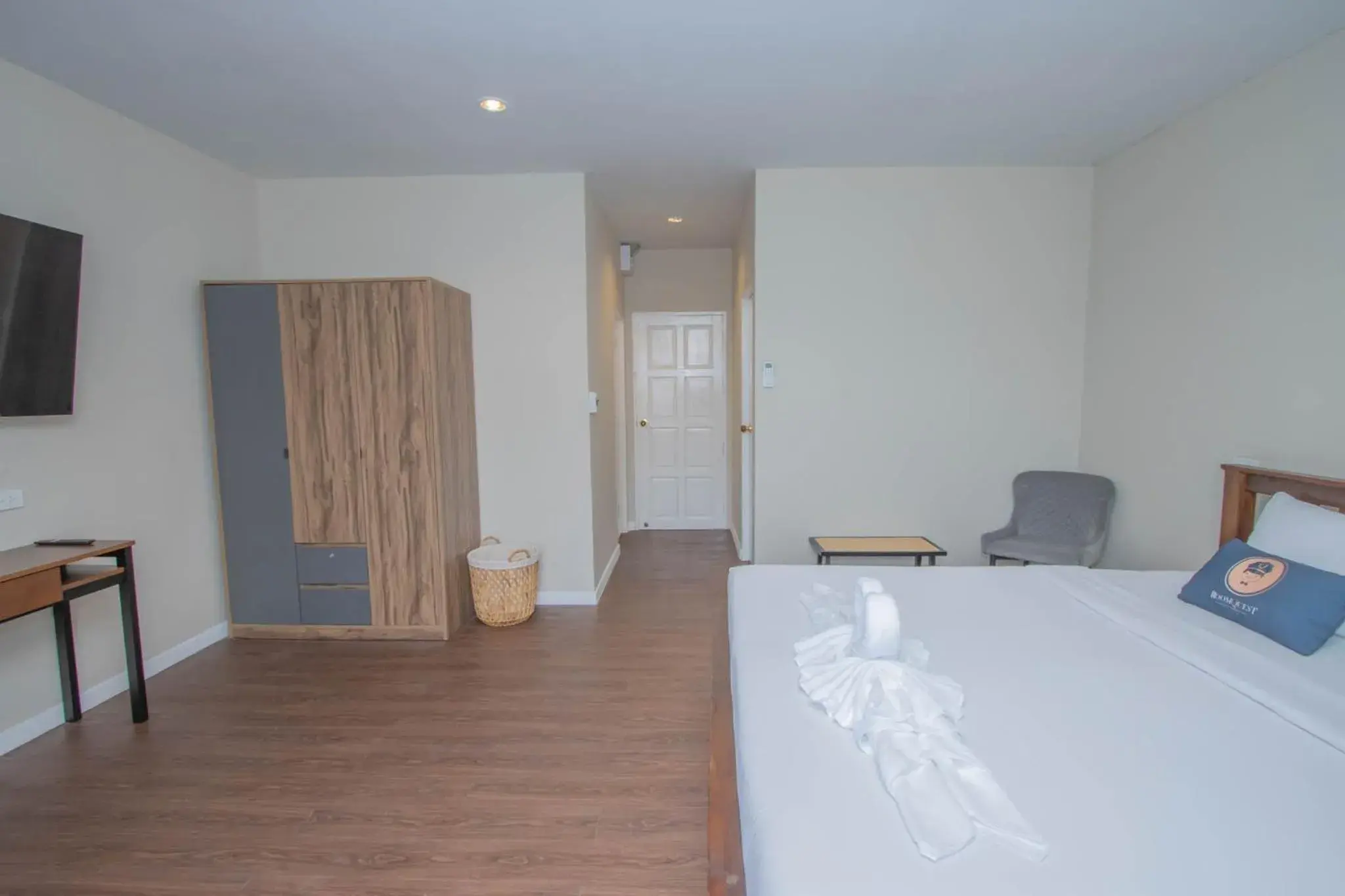 Double Room with Sea View in RoomQuest The Peak Patong Hill Double Room with Sea View in RoomQuest The Peak Patong Hill