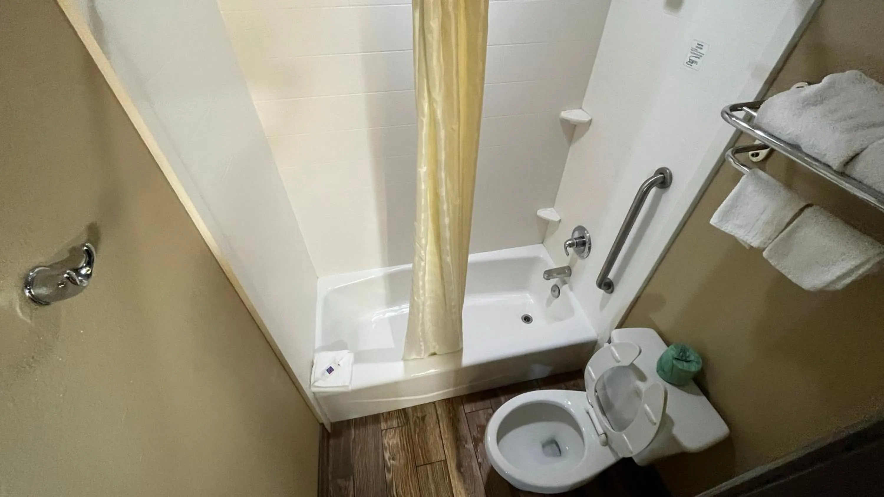 Bathroom in Motel 6-Snyder, TX