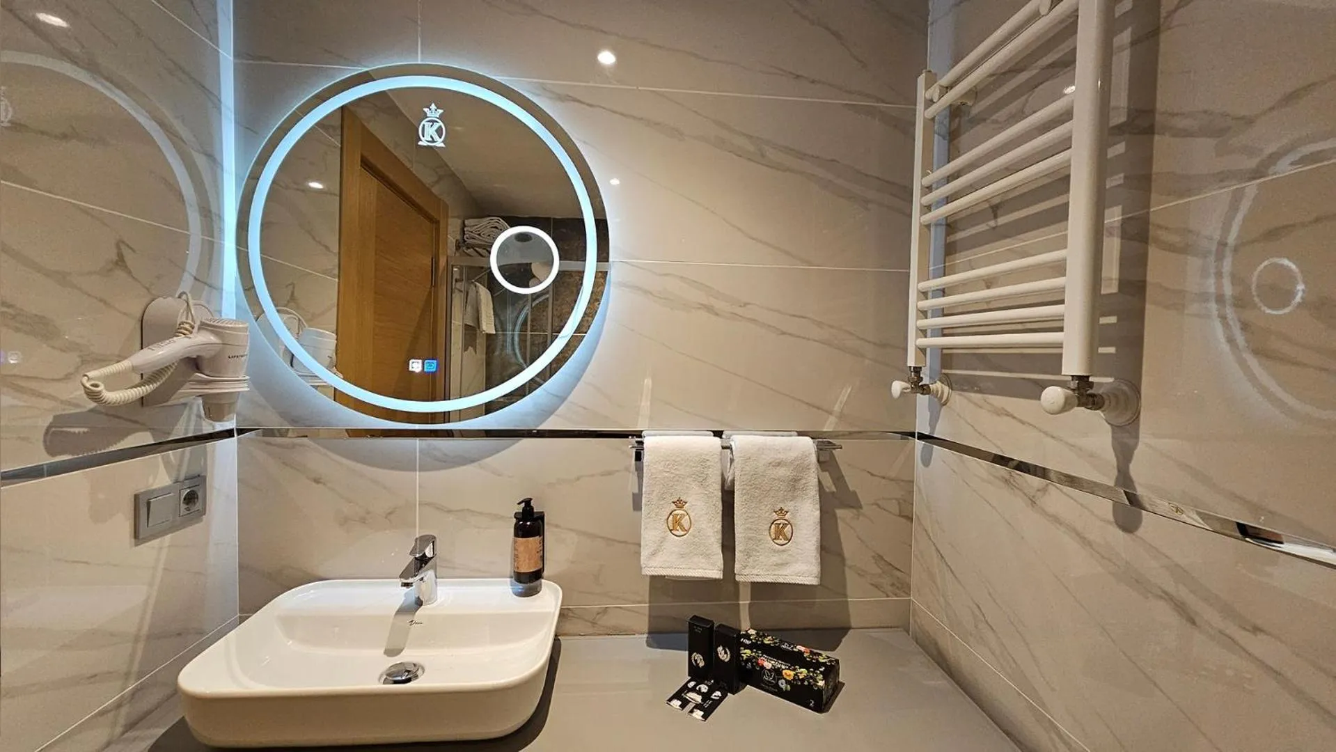 Toilet in The Külsümz Hotel