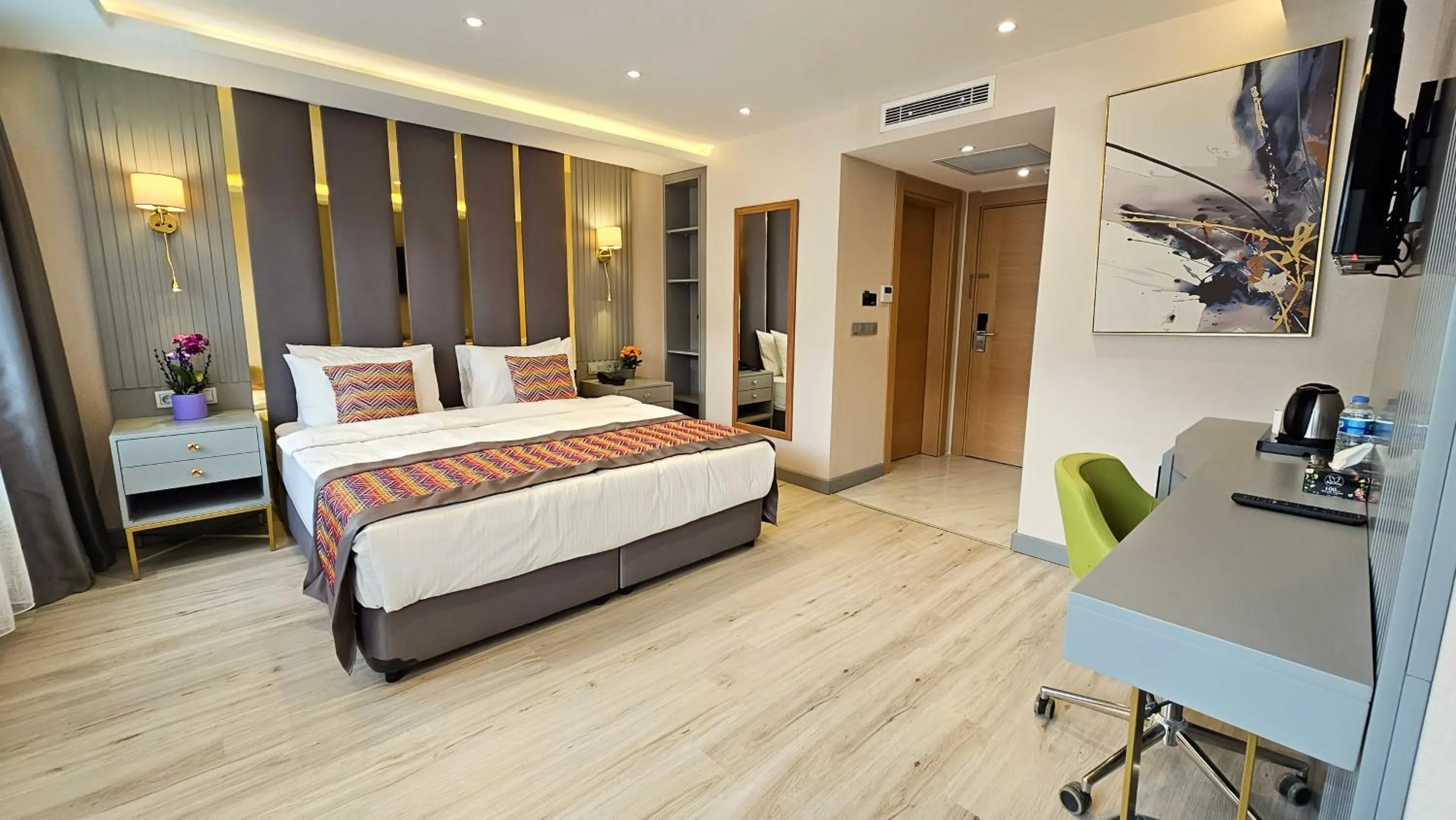 Photo of the whole room, Bed in The Külsümz Hotel