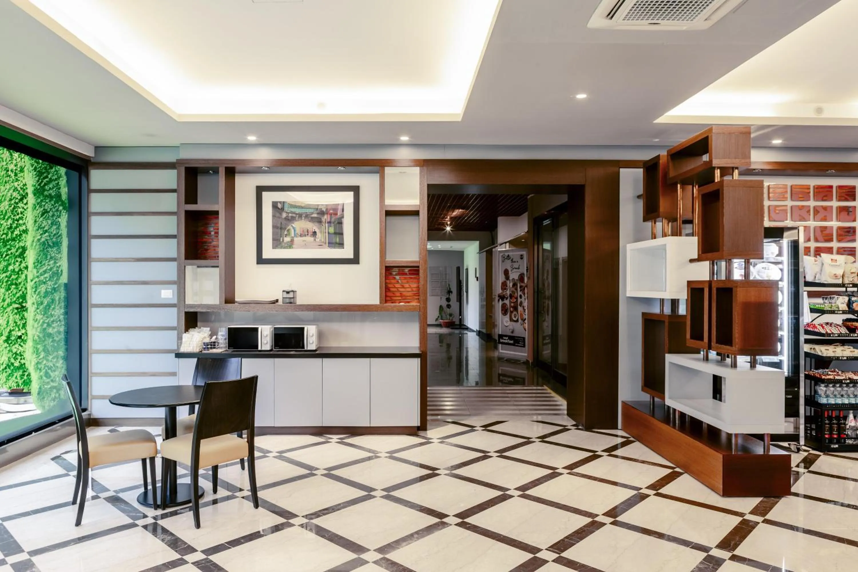 Lobby or reception in B&B HOTEL Bari Rondò