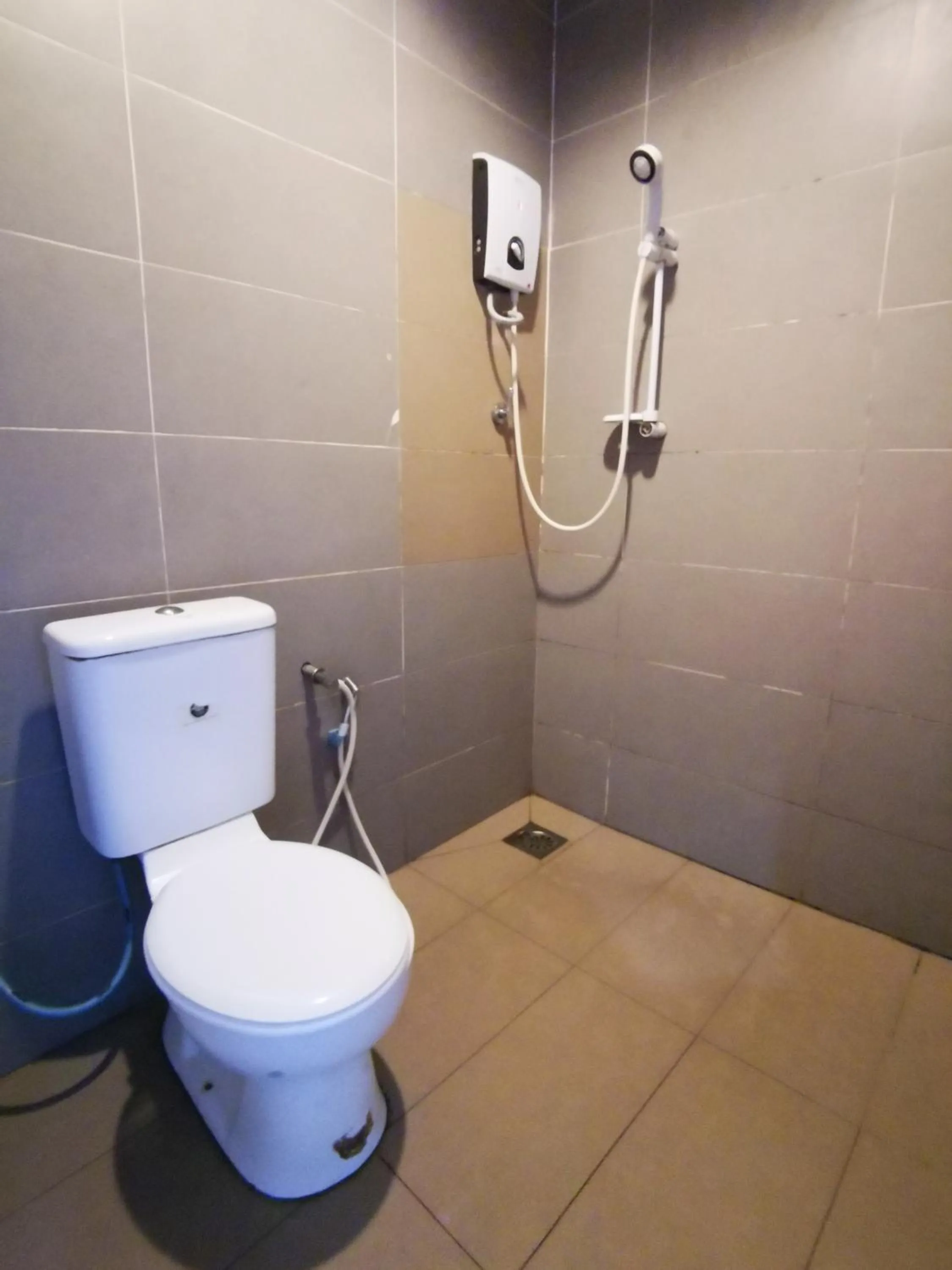 Shower in Clover Hotel Port Dickson