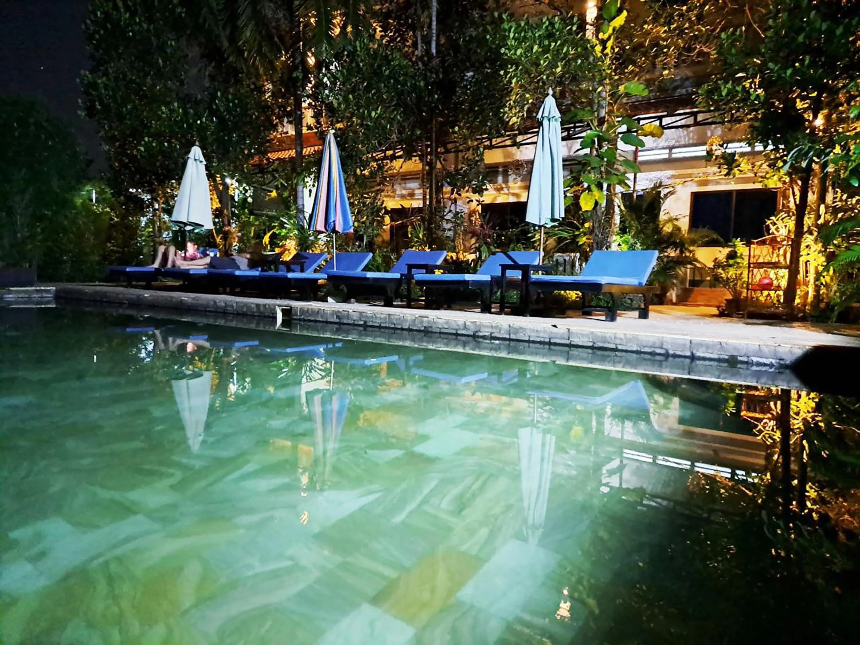Swimming pool in Nary Villa