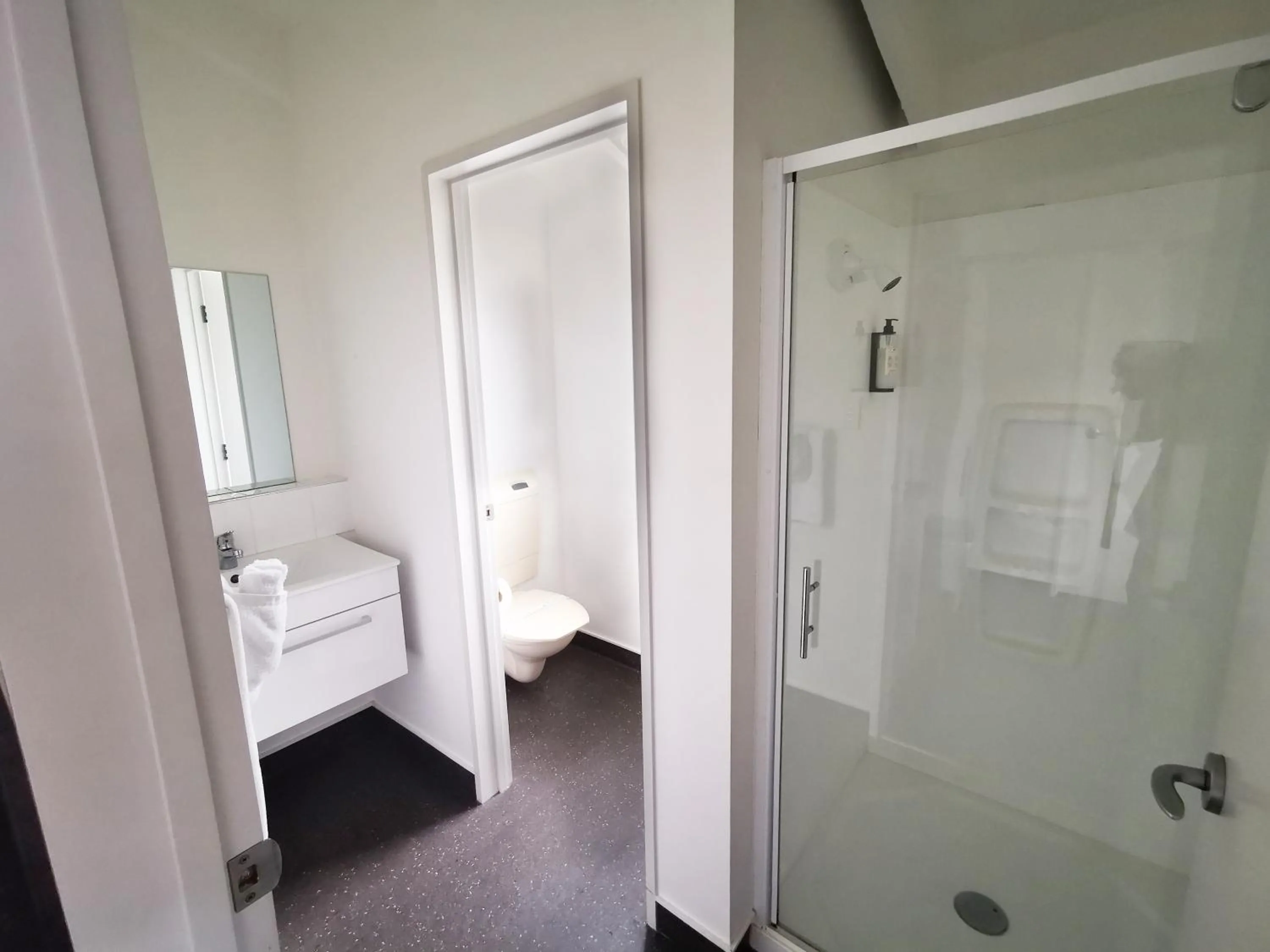 Bathroom in Ascot Vale Motor Lodge