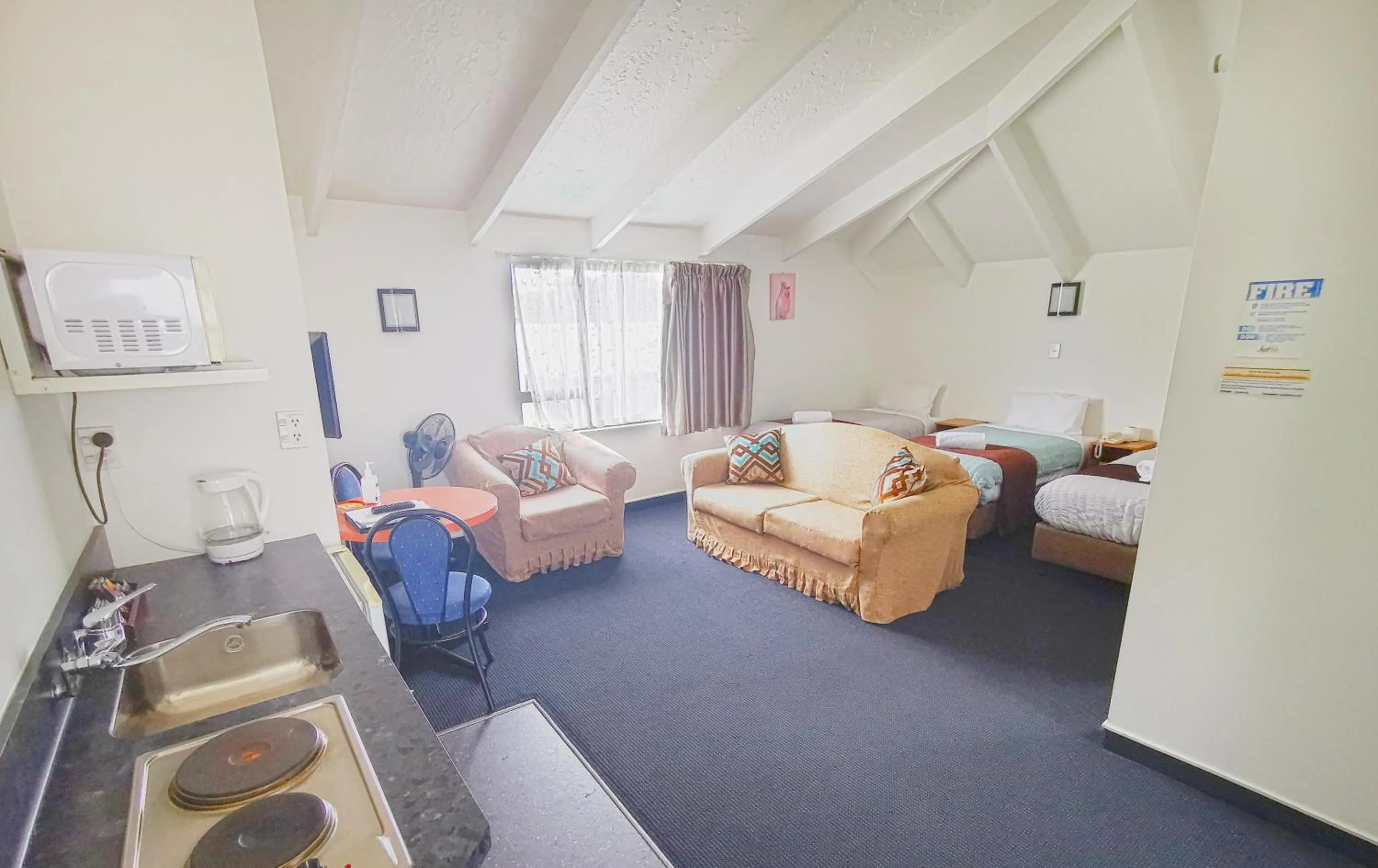 Photo of the whole room in Ascot Vale Motor Lodge