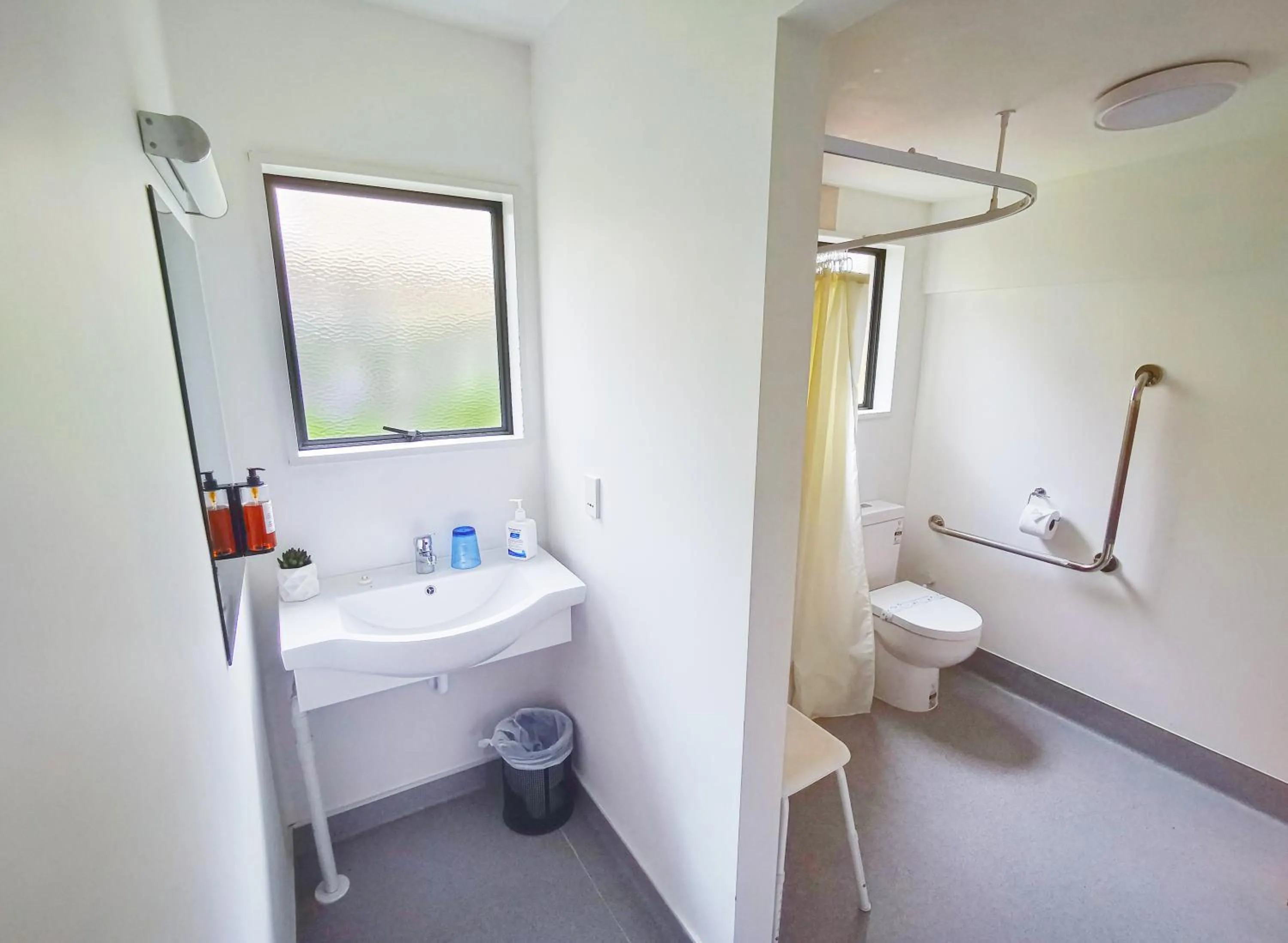 Bathroom in Ascot Vale Motor Lodge