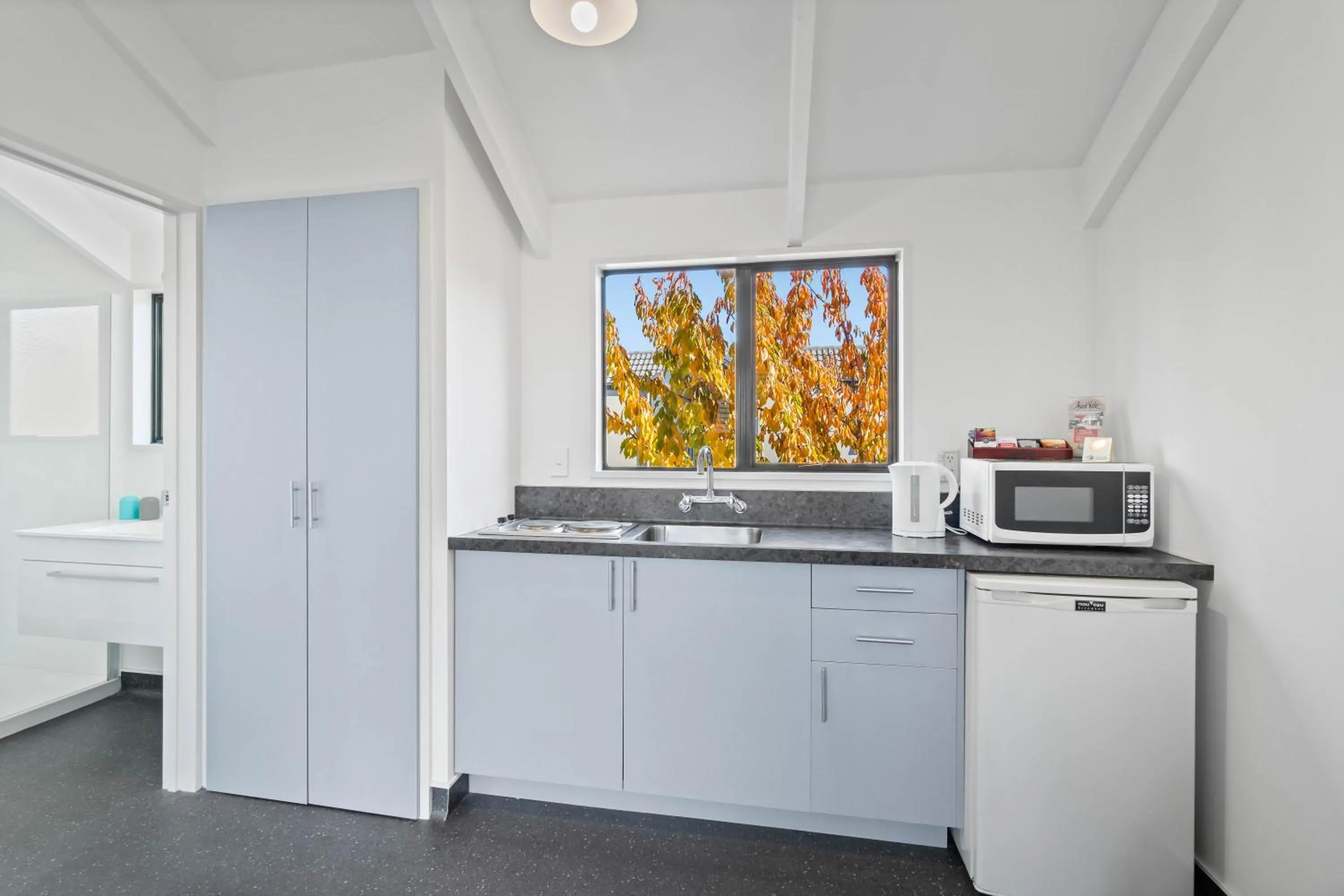 Kitchen or kitchenette in Ascot Vale Motor Lodge