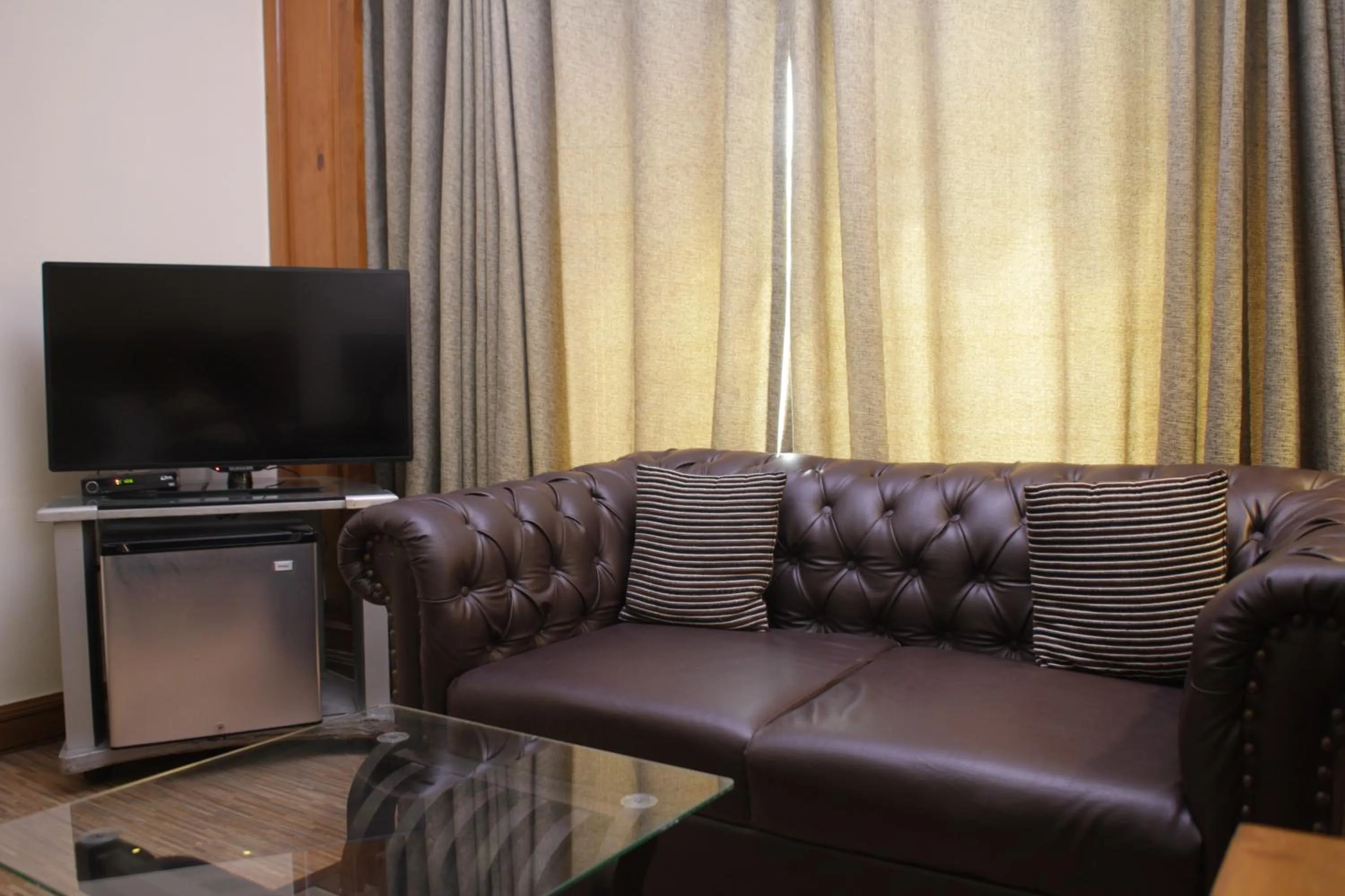 Living room in Hilton Suites Lahore