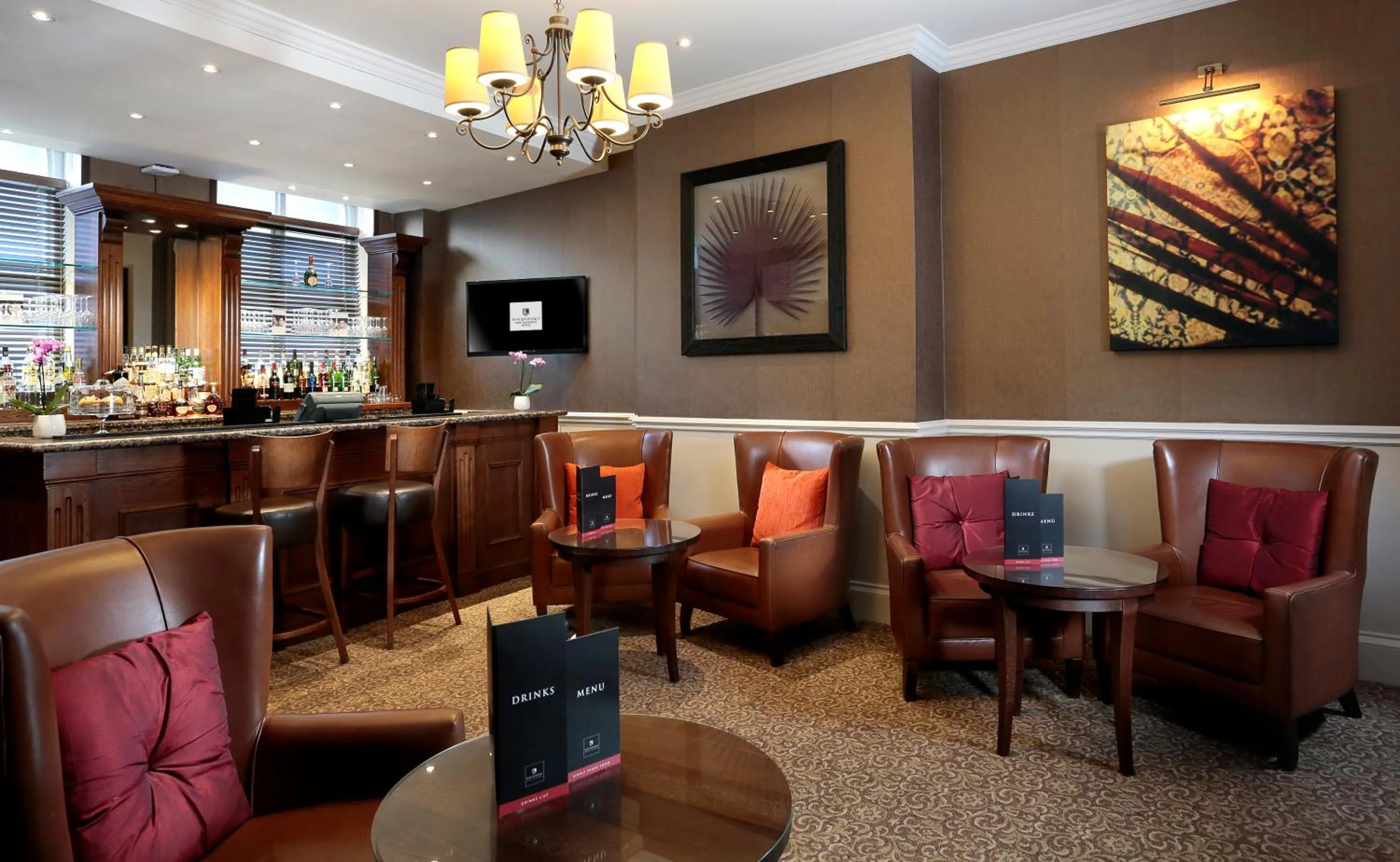 Lounge or bar in Macdonald New Blossoms Hotel Chester