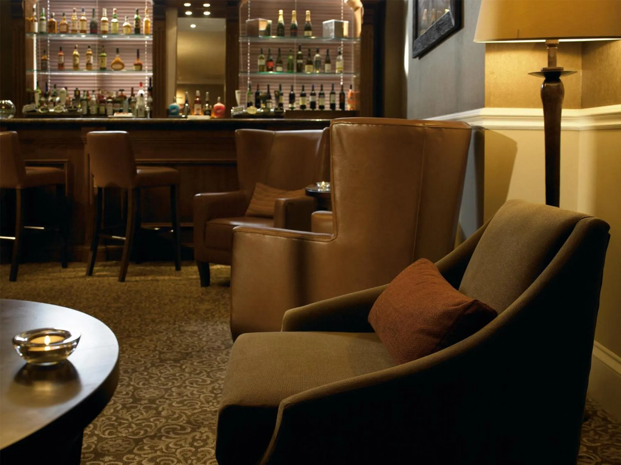 Lounge or bar in Macdonald New Blossoms Hotel Chester